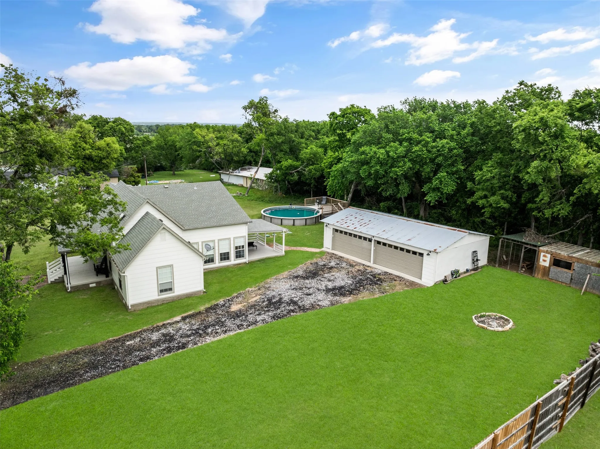 Single Family Residence For Sale in Collin County , 313 Chicken Street, Weston, Texas 75009, 3 Bedroom, 3 Bathroom, 4 Garage spaces, 2,433 Sqft, built in 1958, mls#21307060, Real Estate Agent in Weston, Homes For Sale in Collin county, Homes For Sale in Weston, Realtor in Weston Texas, Real Estate Brokerage Independent Realty Texas, Luminita Cordes Realtor