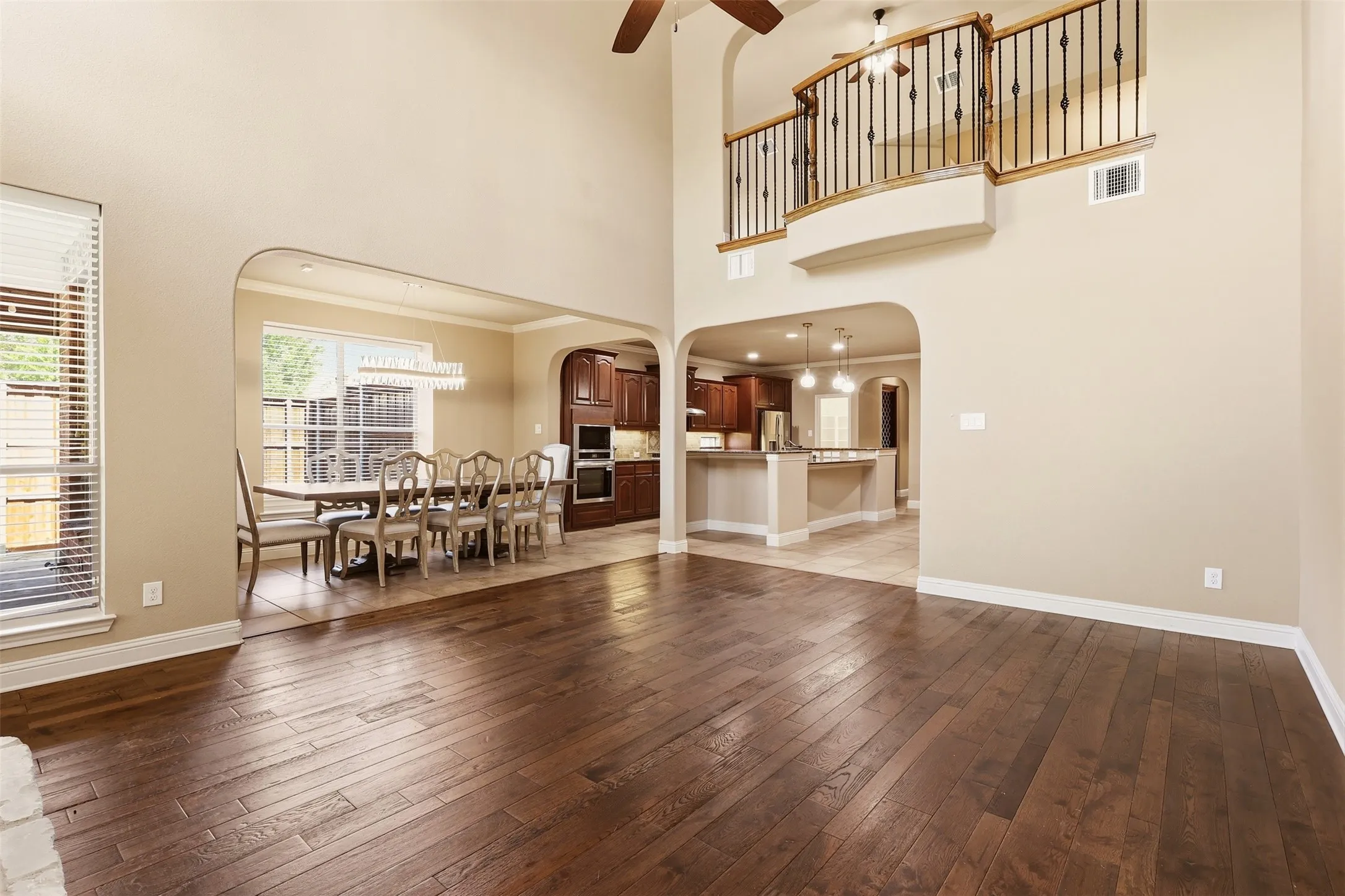Single Family Residence For Rent in Denton County , 627 Seymour Drive, Frisco, Texas 75033, 4 Bedroom, 4 Bathroom, 3 Garage spaces, 4,241 Sqft, built in 2008, mls#21307717, Real Estate Agent in Frisco, Homes For Rent in Denton county, Homes For Rent in Frisco, Realtor in Frisco Texas, Real Estate Brokerage Independent Realty Texas, Luminita Cordes Realtor
