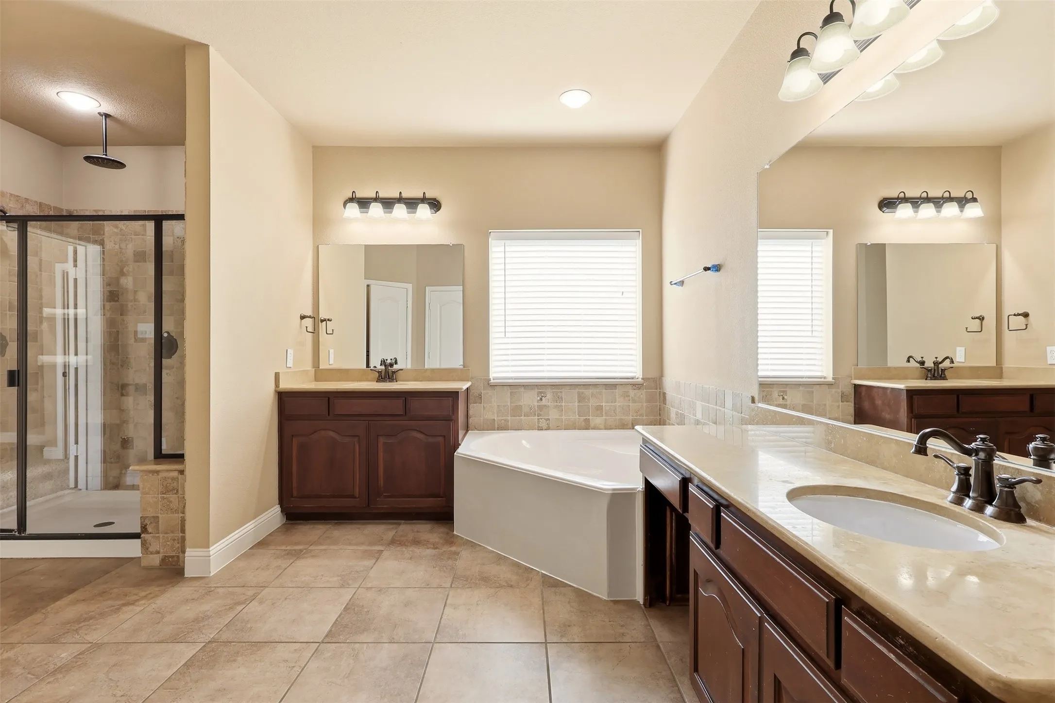 Single Family Residence For Rent in Denton County , 627 Seymour Drive, Frisco, Texas 75033, 4 Bedroom, 4 Bathroom, 3 Garage spaces, 4,241 Sqft, built in 2008, mls#21307717, Real Estate Agent in Frisco, Homes For Rent in Denton county, Homes For Rent in Frisco, Realtor in Frisco Texas, Real Estate Brokerage Independent Realty Texas, Luminita Cordes Realtor