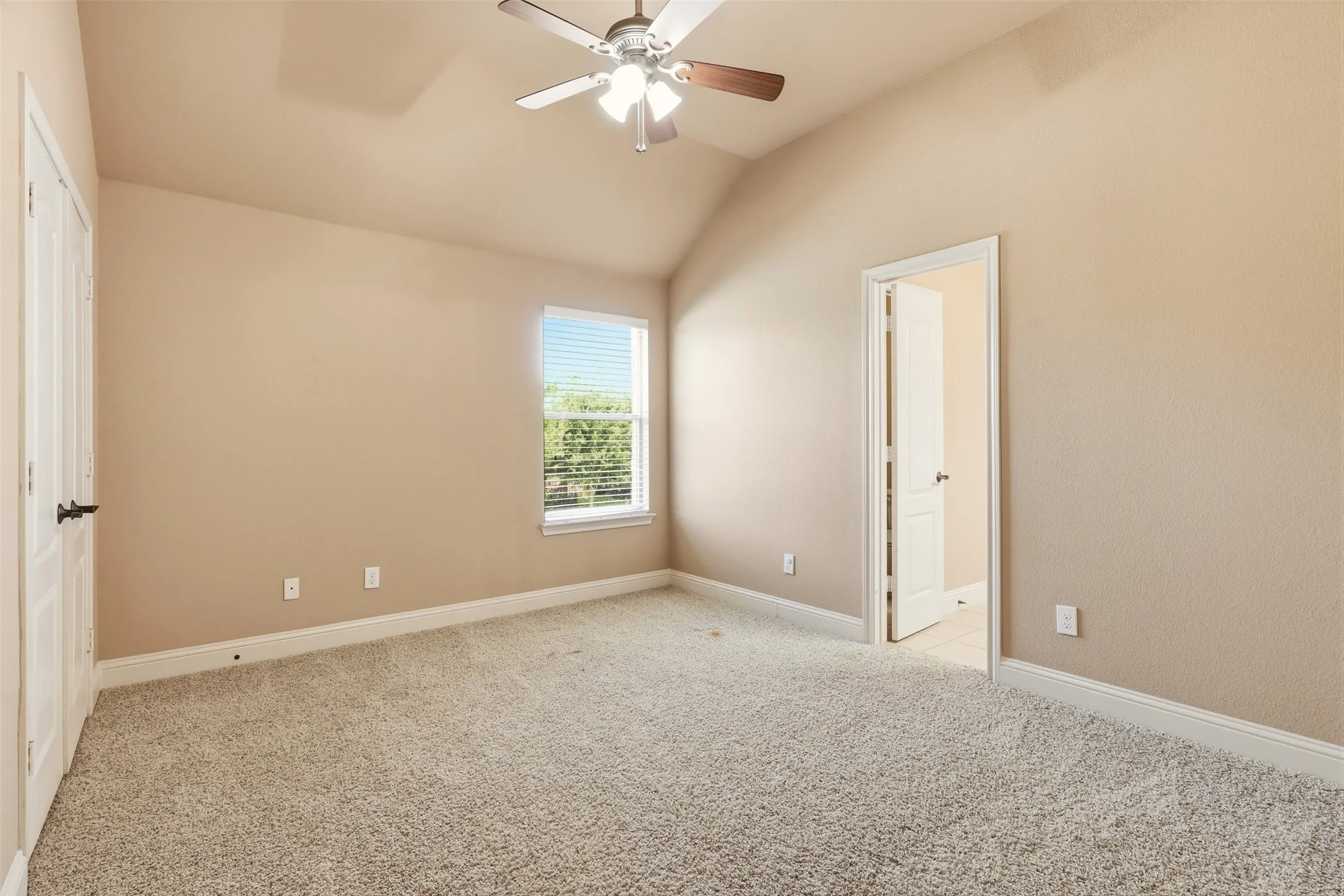 Single Family Residence For Rent in Denton County , 627 Seymour Drive, Frisco, Texas 75033, 4 Bedroom, 4 Bathroom, 3 Garage spaces, 4,241 Sqft, built in 2008, mls#21307717, Real Estate Agent in Frisco, Homes For Rent in Denton county, Homes For Rent in Frisco, Realtor in Frisco Texas, Real Estate Brokerage Independent Realty Texas, Luminita Cordes Realtor