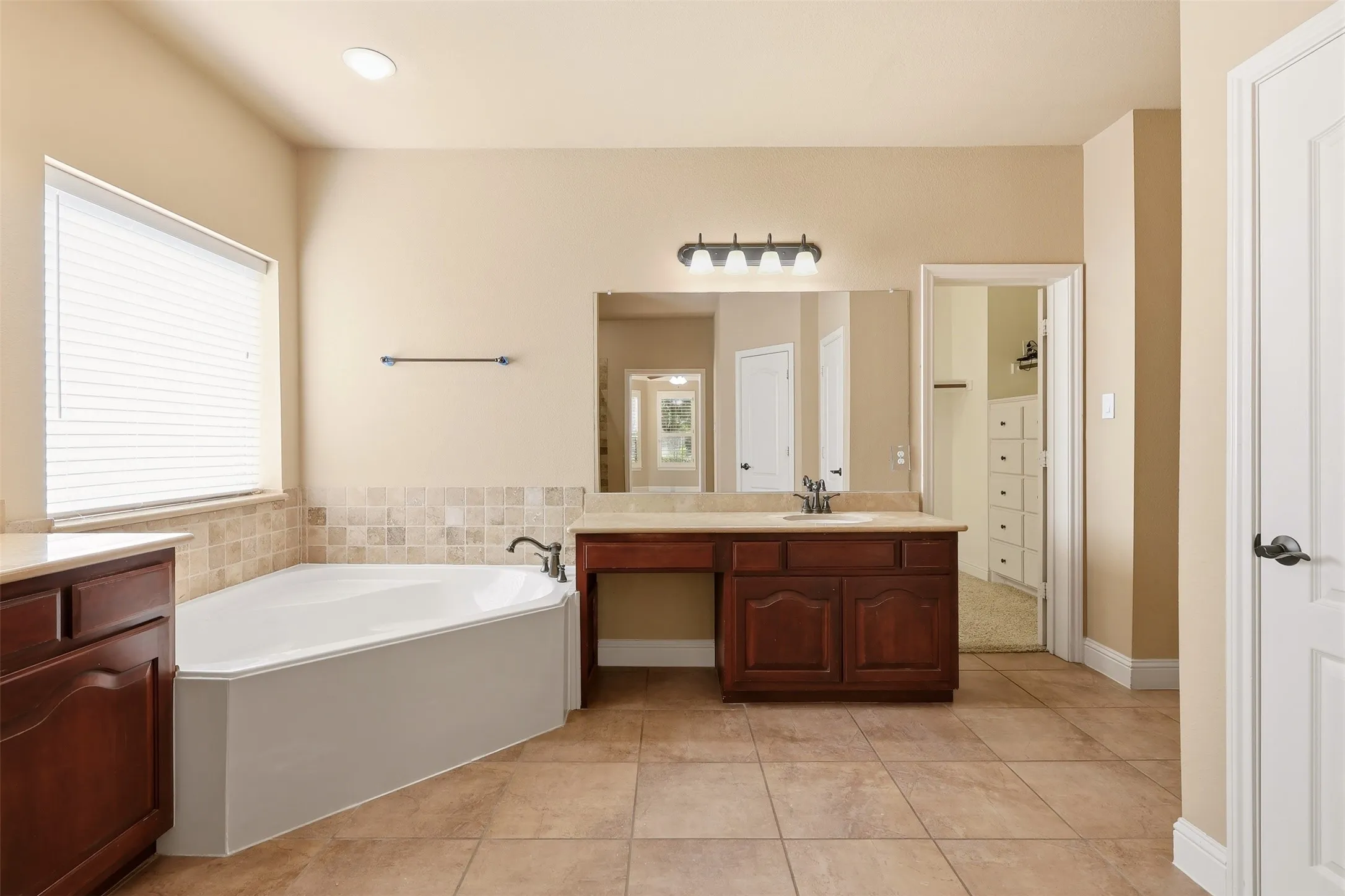 Single Family Residence For Rent in Denton County , 627 Seymour Drive, Frisco, Texas 75033, 4 Bedroom, 4 Bathroom, 3 Garage spaces, 4,241 Sqft, built in 2008, mls#21307717, Real Estate Agent in Frisco, Homes For Rent in Denton county, Homes For Rent in Frisco, Realtor in Frisco Texas, Real Estate Brokerage Independent Realty Texas, Luminita Cordes Realtor