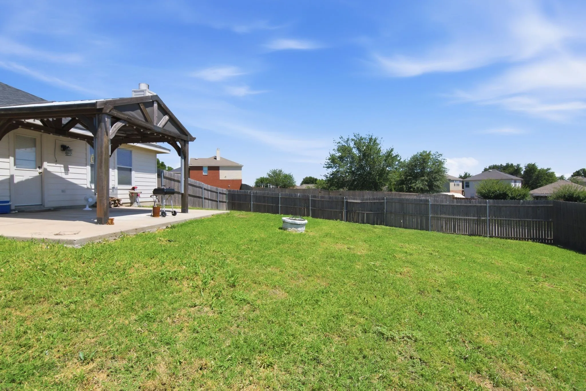 Single Family Residence For Sale in Tarrant County , 4901 Parkview Hills Lane, Fort Worth, Texas 76179, 4 Bedroom, 2 Bathroom, 2 Garage spaces, 1,925 Sqft, built in 2004, mls#21308054, Real Estate Agent in Fort Worth, Homes For Sale in Tarrant county, Homes For Sale in Fort Worth, Realtor in Fort Worth Texas, Real Estate Brokerage Independent Realty Texas, Luminita Cordes Realtor