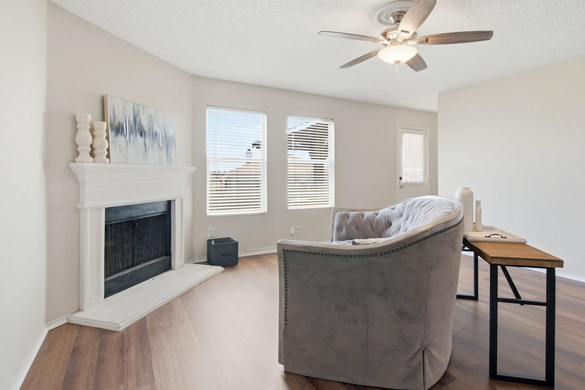 Single Family Residence For Sale in Tarrant County , 4901 Parkview Hills Lane, Fort Worth, Texas 76179, 4 Bedroom, 2 Bathroom, 2 Garage spaces, 1,925 Sqft, built in 2004, mls#21308054, Real Estate Agent in Fort Worth, Homes For Sale in Tarrant county, Homes For Sale in Fort Worth, Realtor in Fort Worth Texas, Real Estate Brokerage Independent Realty Texas, Luminita Cordes Realtor