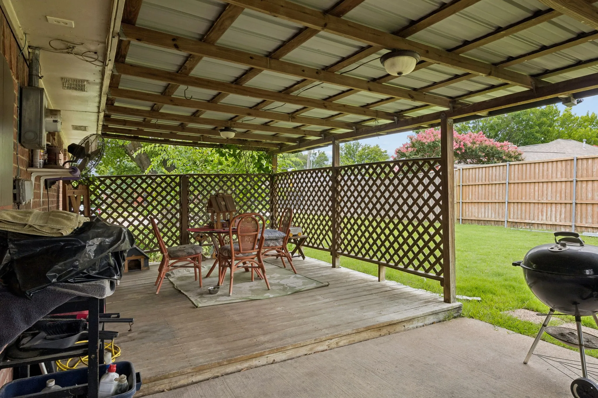 Single Family Residence For Sale in Kaufman County , 301 Southlake Drive, Forney, Texas 75126, 3 Bedrooms, 2 Bathrooms, 2 Garage spaces, 1,507 Sqft, built in 1986, Price $273,000, mls#21304023, Real Estate Agent in Forney, Homes For Sale in Kaufman county, Homes For Sale in Forney, Realtor in Forney Texas, Real Estate Brokerage Independent Realty Texas, Luminita Cordes Realtor