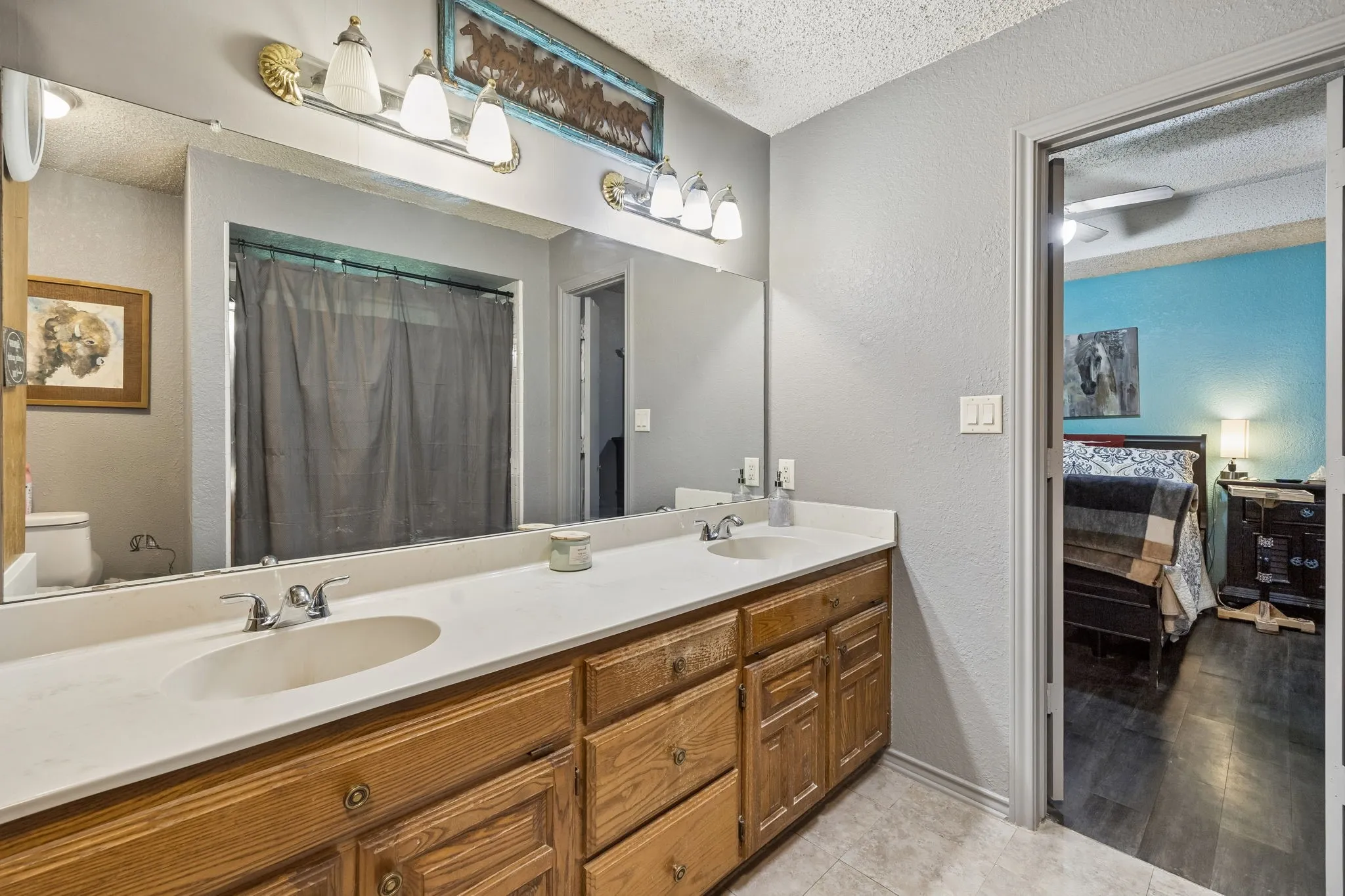 Single Family Residence For Sale in Kaufman County , 301 Southlake Drive, Forney, Texas 75126, 3 Bedrooms, 2 Bathrooms, 2 Garage spaces, 1,507 Sqft, built in 1986, Price $273,000, mls#21304023, Real Estate Agent in Forney, Homes For Sale in Kaufman county, Homes For Sale in Forney, Realtor in Forney Texas, Real Estate Brokerage Independent Realty Texas, Luminita Cordes Realtor