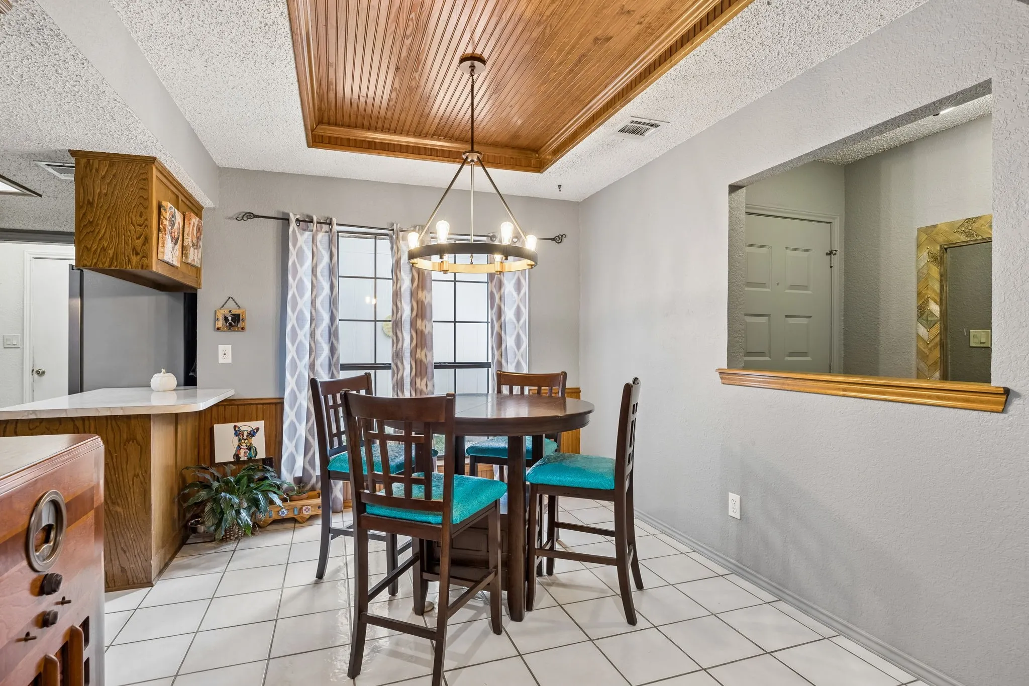 Single Family Residence For Sale in Kaufman County , 301 Southlake Drive, Forney, Texas 75126, 3 Bedrooms, 2 Bathrooms, 2 Garage spaces, 1,507 Sqft, built in 1986, Price $273,000, mls#21304023, Real Estate Agent in Forney, Homes For Sale in Kaufman county, Homes For Sale in Forney, Realtor in Forney Texas, Real Estate Brokerage Independent Realty Texas, Luminita Cordes Realtor