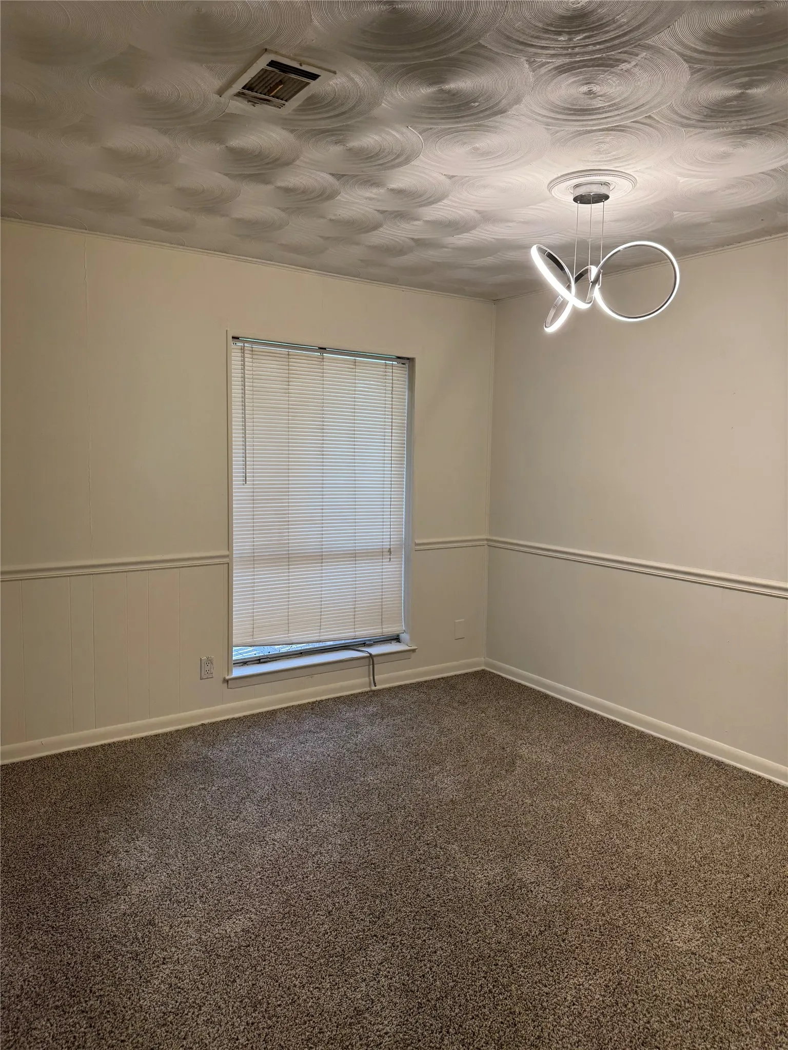 Single Family Residence For Sale in Dallas County , 4513 Lawler Road, Garland, Texas 75042, 3 Bedroom, 1 Bathroom, Garage spaces, 1,384 Sqft, built in 1964, mls#21308067, Real Estate Agent in Garland, Homes For Sale in Dallas county, Homes For Sale in Garland, Realtor in Garland Texas, Real Estate Brokerage Independent Realty Texas, Luminita Cordes Realtor