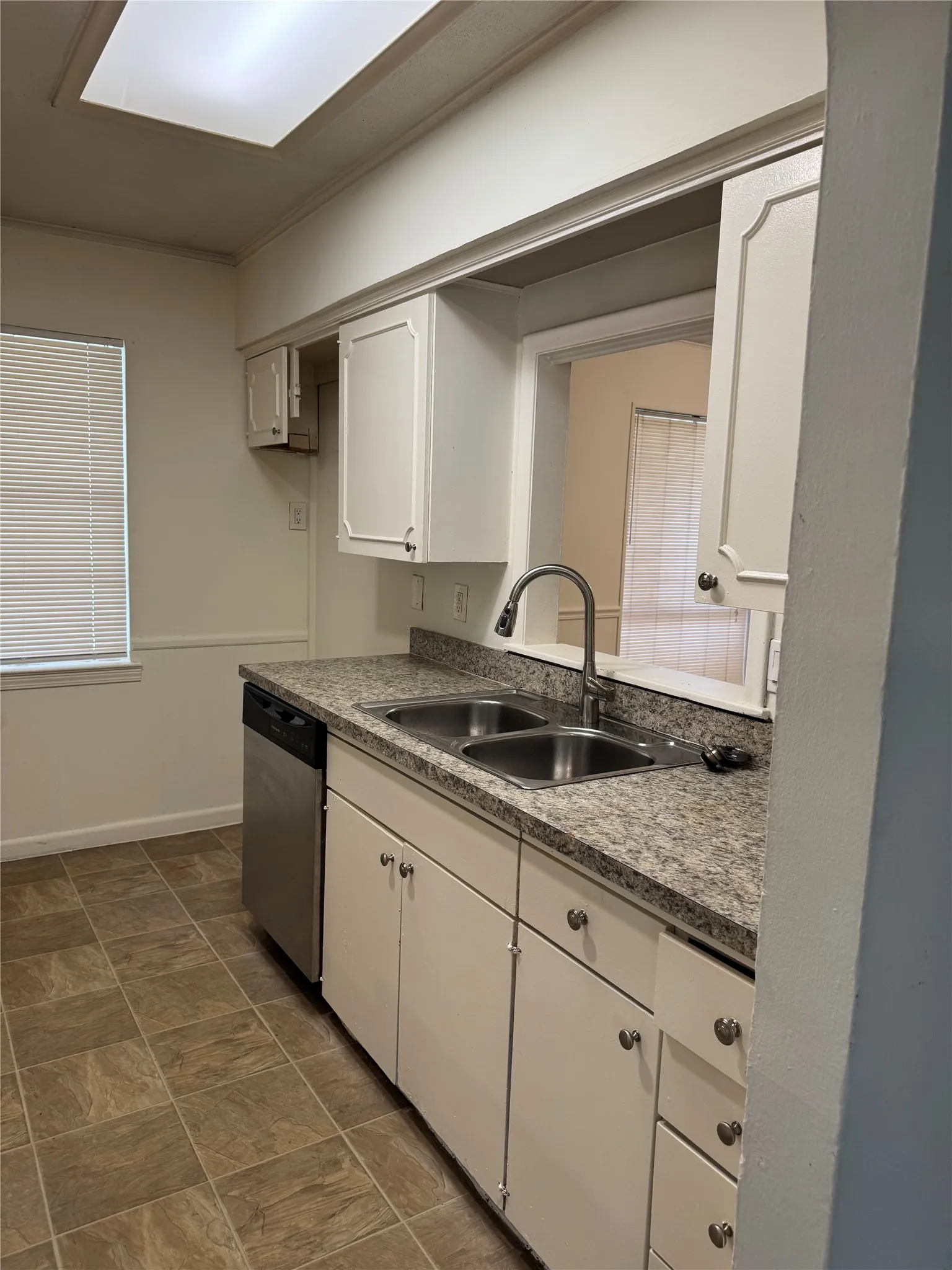 Single Family Residence For Sale in Dallas County , 4513 Lawler Road, Garland, Texas 75042, 3 Bedroom, 1 Bathroom, Garage spaces, 1,384 Sqft, built in 1964, mls#21308067, Real Estate Agent in Garland, Homes For Sale in Dallas county, Homes For Sale in Garland, Realtor in Garland Texas, Real Estate Brokerage Independent Realty Texas, Luminita Cordes Realtor