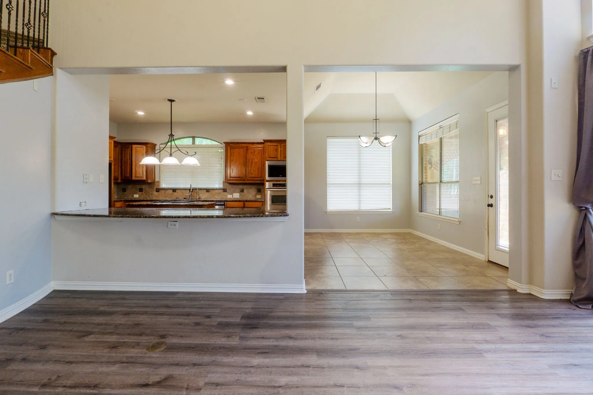 Single Family Residence For Sale in Tarrant County , 923 Wise Street, Keller, Texas 76248, 5 Bedroom, 4 Bathroom, 3 Garage spaces, 4,267 Sqft, built in 2005, mls#21307455, Real Estate Agent in Keller, Homes For Sale in Tarrant county, Homes For Sale in Keller, Realtor in Keller Texas, Real Estate Brokerage Independent Realty Texas, Luminita Cordes Realtor