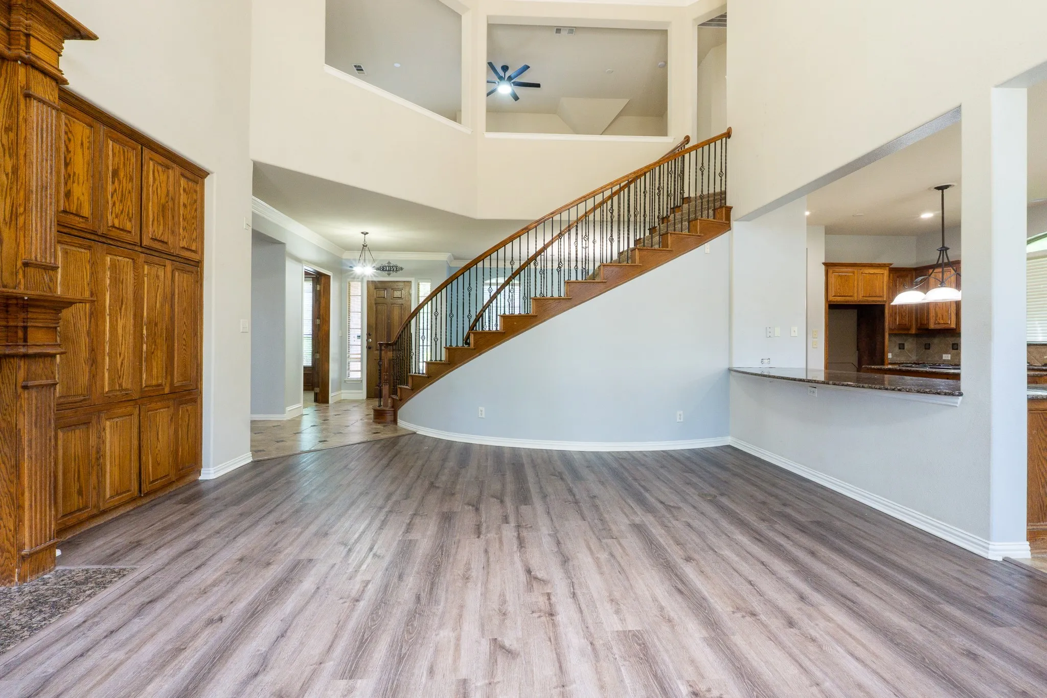 Single Family Residence For Sale in Tarrant County , 923 Wise Street, Keller, Texas 76248, 5 Bedroom, 4 Bathroom, 3 Garage spaces, 4,267 Sqft, built in 2005, mls#21307455, Real Estate Agent in Keller, Homes For Sale in Tarrant county, Homes For Sale in Keller, Realtor in Keller Texas, Real Estate Brokerage Independent Realty Texas, Luminita Cordes Realtor