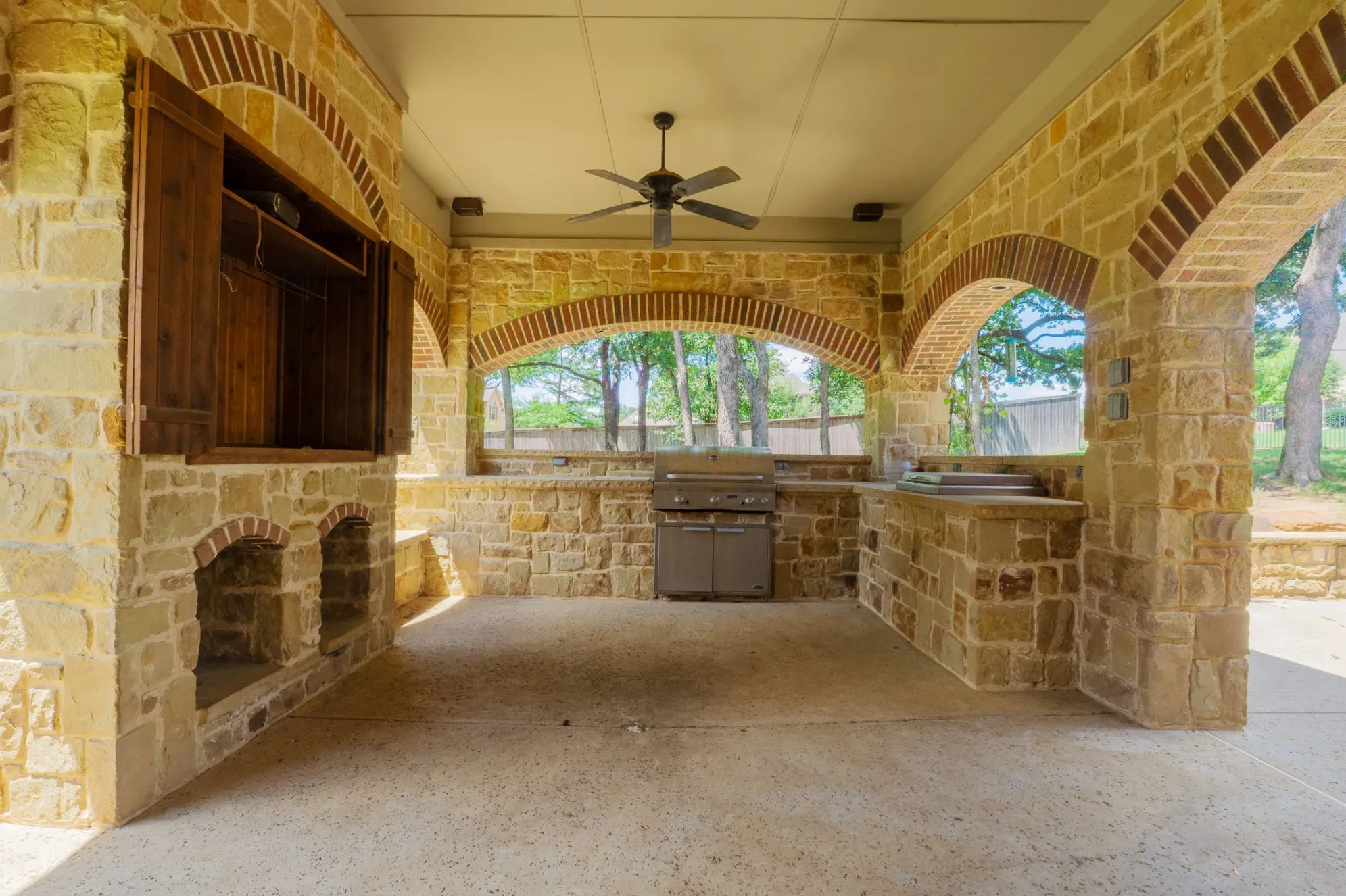 Single Family Residence For Sale in Tarrant County , 923 Wise Street, Keller, Texas 76248, 5 Bedroom, 4 Bathroom, 3 Garage spaces, 4,267 Sqft, built in 2005, mls#21307455, Real Estate Agent in Keller, Homes For Sale in Tarrant county, Homes For Sale in Keller, Realtor in Keller Texas, Real Estate Brokerage Independent Realty Texas, Luminita Cordes Realtor