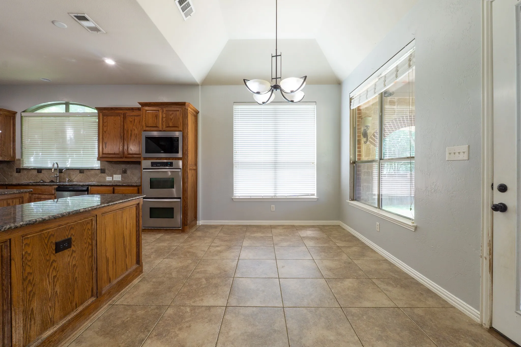 Single Family Residence For Sale in Tarrant County , 923 Wise Street, Keller, Texas 76248, 5 Bedroom, 4 Bathroom, 3 Garage spaces, 4,267 Sqft, built in 2005, mls#21307455, Real Estate Agent in Keller, Homes For Sale in Tarrant county, Homes For Sale in Keller, Realtor in Keller Texas, Real Estate Brokerage Independent Realty Texas, Luminita Cordes Realtor