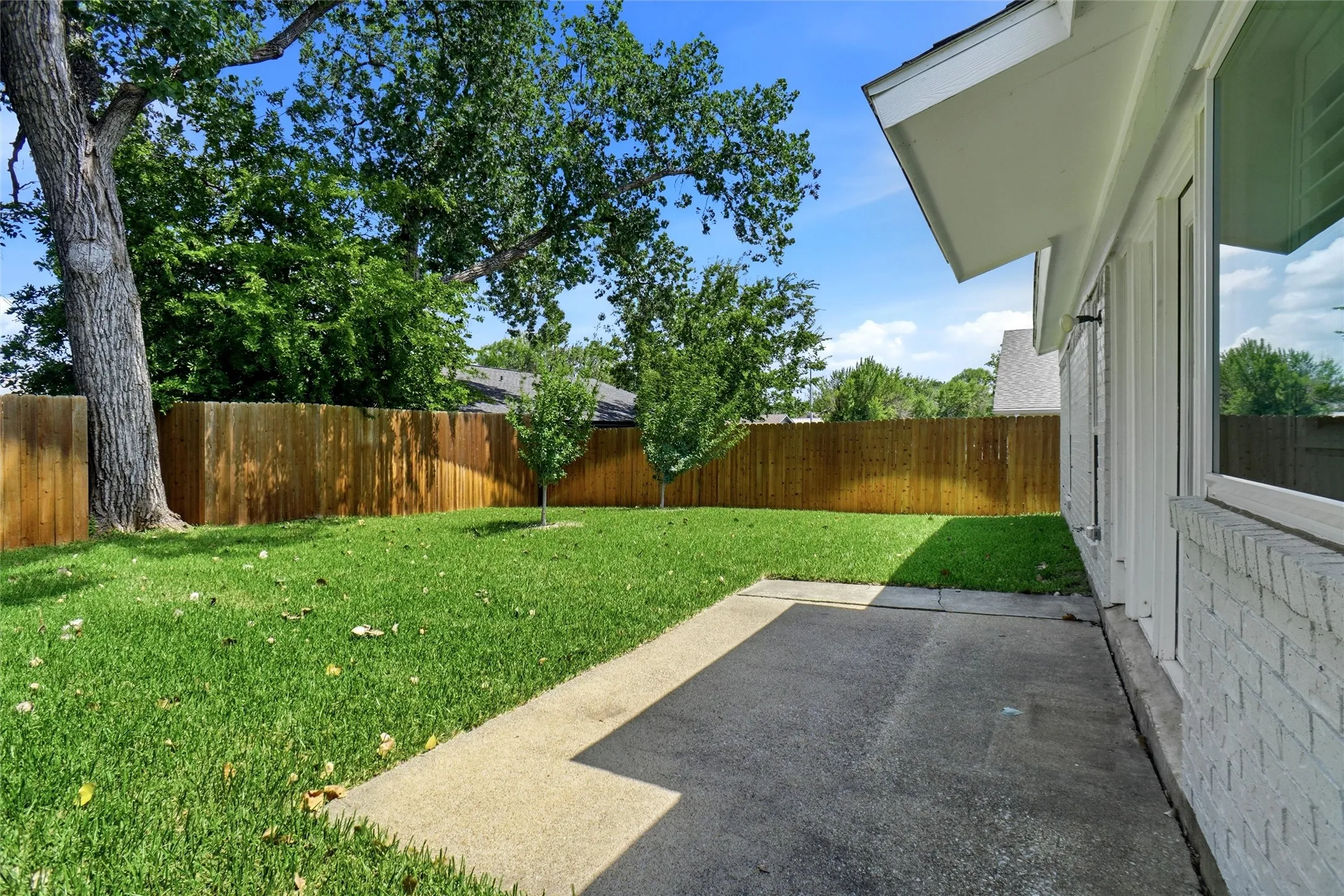 Single Family Residence For Sale in Tarrant County , 3104 Story Lane, Bedford, Texas 76021, 3 Bedroom, 2 Bathroom, 2 Garage spaces, 1,899 Sqft, built in 1977, mls#21284299, Real Estate Agent in Bedford, Homes For Sale in Tarrant county, Homes For Sale in Bedford, Realtor in Bedford Texas, Real Estate Brokerage Independent Realty Texas, Luminita Cordes Realtor