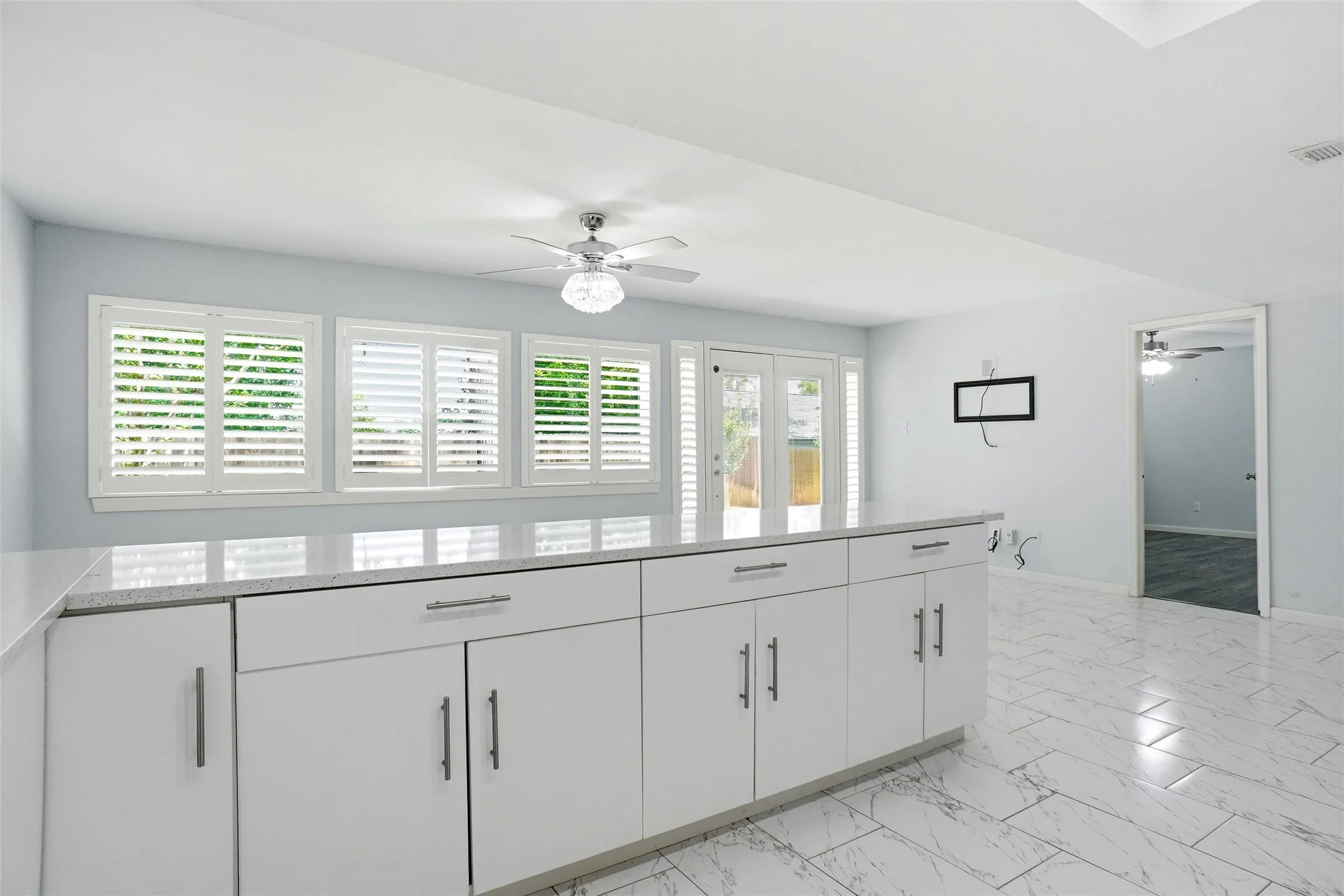 Single Family Residence For Sale in Tarrant County , 3104 Story Lane, Bedford, Texas 76021, 3 Bedroom, 2 Bathroom, 2 Garage spaces, 1,899 Sqft, built in 1977, mls#21284299, Real Estate Agent in Bedford, Homes For Sale in Tarrant county, Homes For Sale in Bedford, Realtor in Bedford Texas, Real Estate Brokerage Independent Realty Texas, Luminita Cordes Realtor