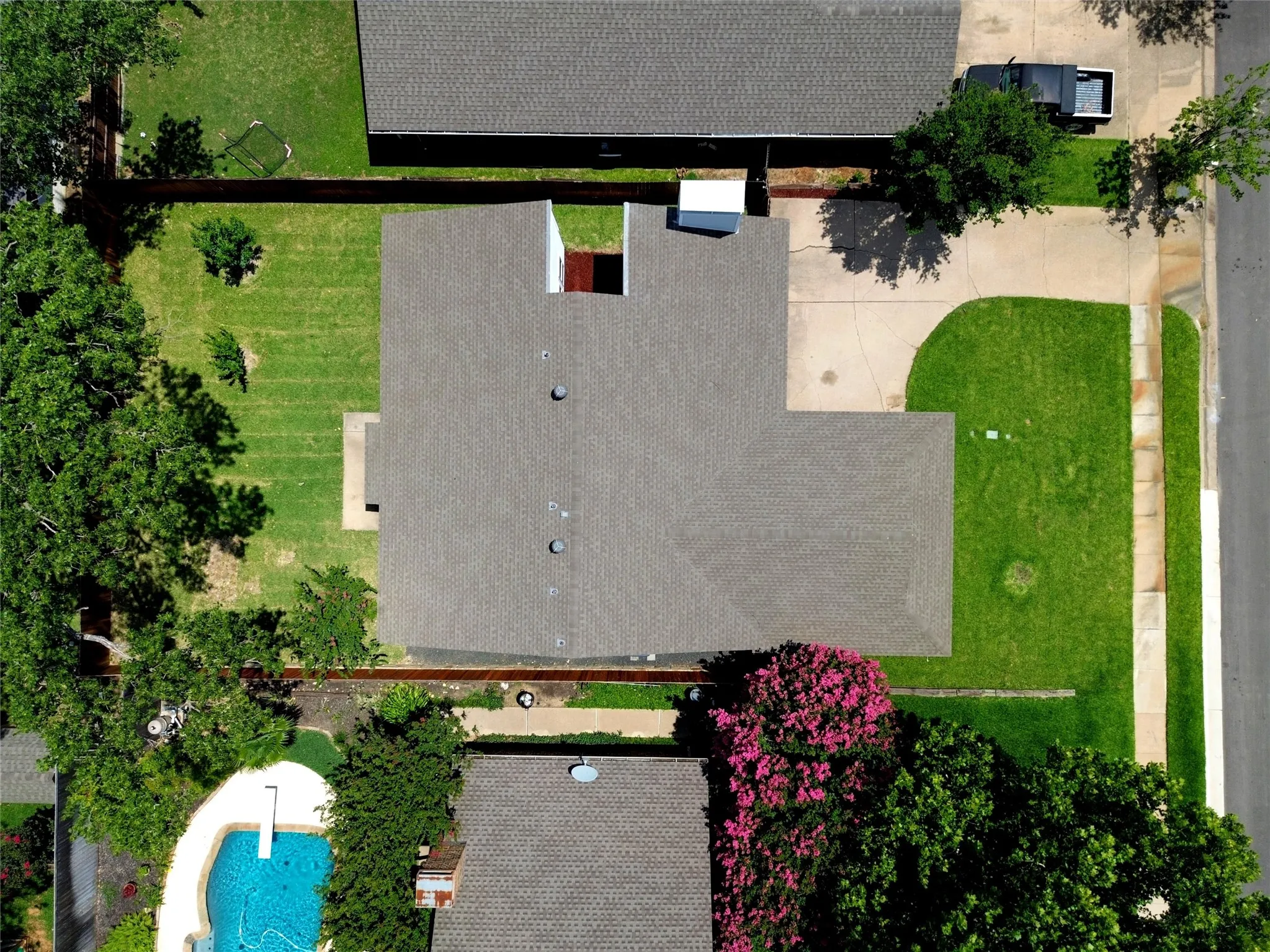 Single Family Residence For Sale in Tarrant County , 3104 Story Lane, Bedford, Texas 76021, 3 Bedroom, 2 Bathroom, 2 Garage spaces, 1,899 Sqft, built in 1977, mls#21284299, Real Estate Agent in Bedford, Homes For Sale in Tarrant county, Homes For Sale in Bedford, Realtor in Bedford Texas, Real Estate Brokerage Independent Realty Texas, Luminita Cordes Realtor