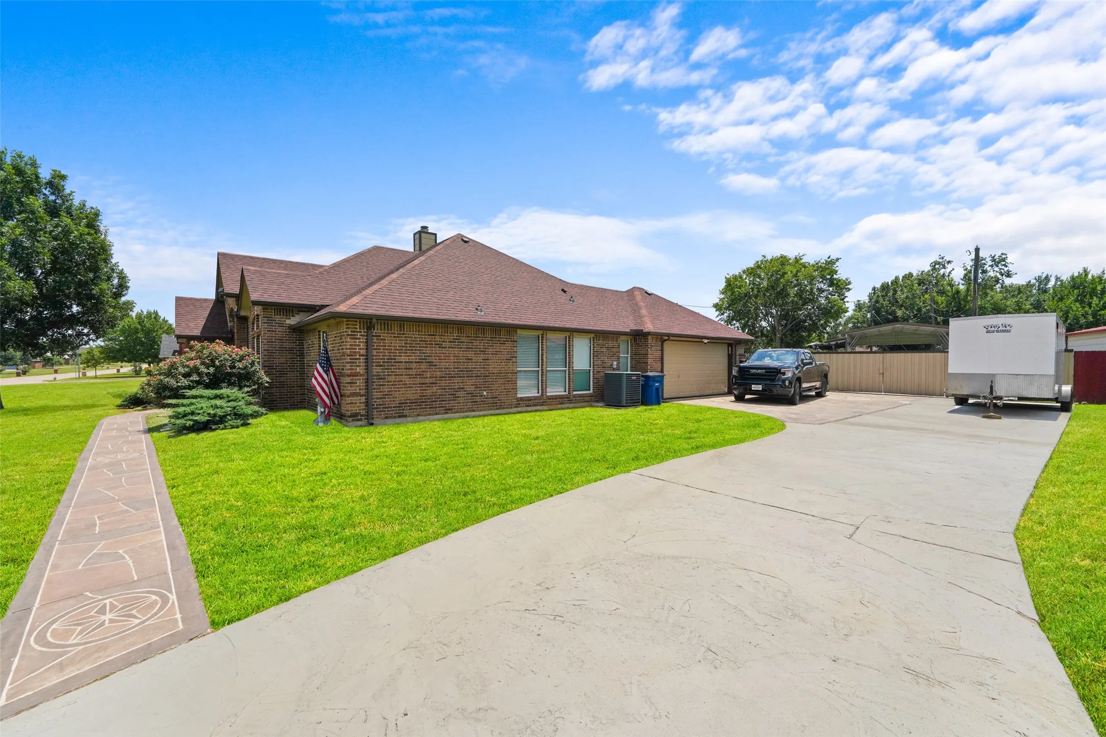 Single Family Residence For Sale in Kaufman County , 412 Kings Creek Drive, Terrell, Texas 75161, 3 Bedroom, 2 Bathroom, 2 Garage spaces, 1,957 Sqft, built in 2004, mls#21308084, Real Estate Agent in Terrell, Homes For Sale in Kaufman county, Homes For Sale in Terrell, Realtor in Terrell Texas, Real Estate Brokerage Independent Realty Texas, Luminita Cordes Realtor