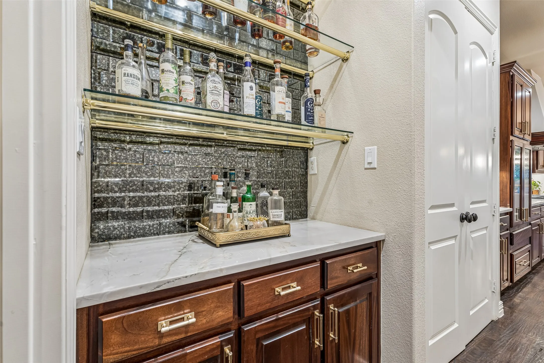 Single Family Residence For Sale in Denton County , 2206 Carrick Drive, Trophy Club, Texas 76262, 5 Bedrooms, 5 Bathrooms, 3 Garage spaces, 4,588 Sqft, built in 2010, Price $1,549,000, mls#21305178, Real Estate Agent in Trophy Club, Homes For Sale in Denton county, Homes For Sale in Trophy Club, Realtor in Trophy Club Texas, Real Estate Brokerage Independent Realty Texas, Luminita Cordes Realtor