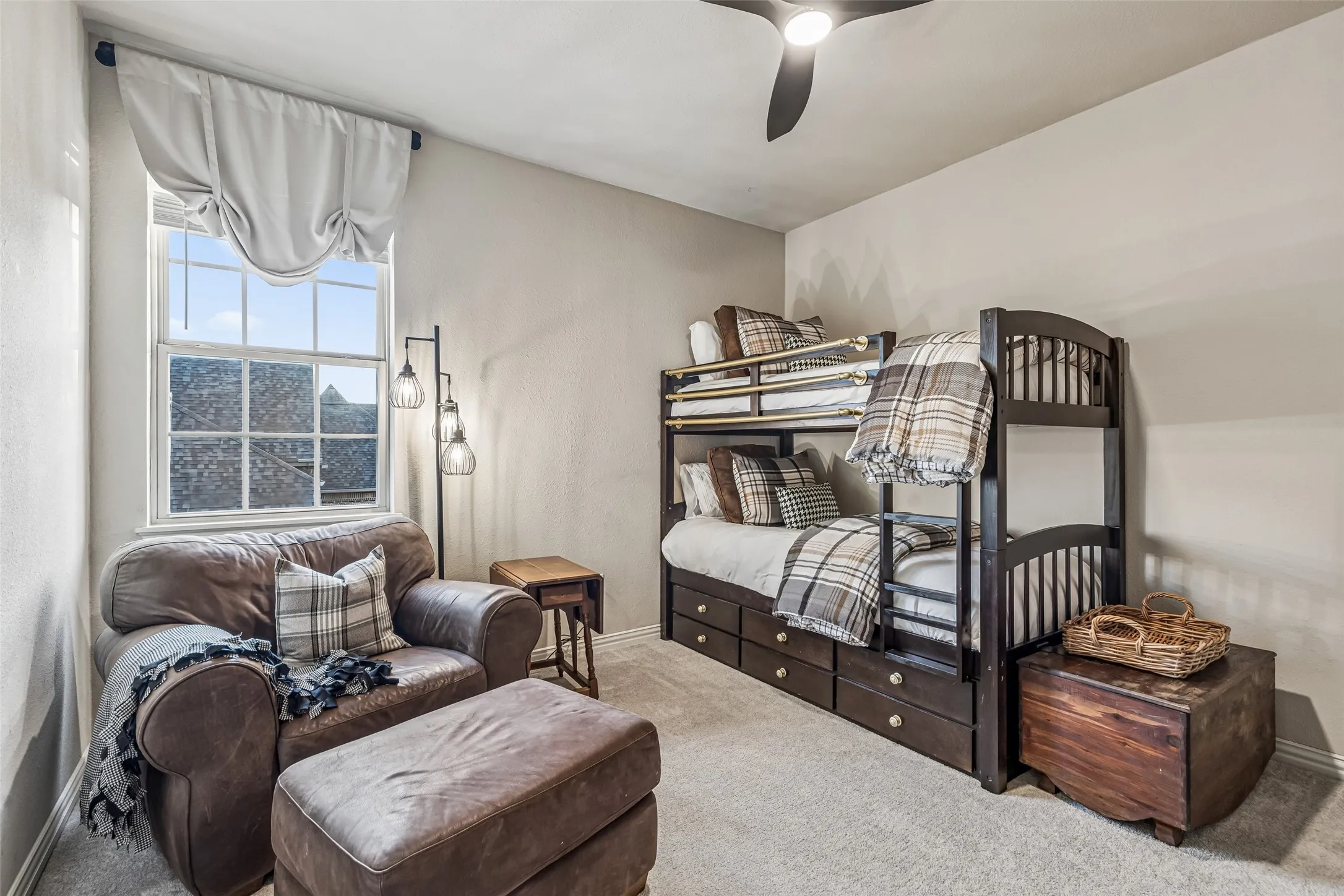 Single Family Residence For Sale in Denton County , 2206 Carrick Drive, Trophy Club, Texas 76262, 5 Bedrooms, 5 Bathrooms, 3 Garage spaces, 4,588 Sqft, built in 2010, Price $1,549,000, mls#21305178, Real Estate Agent in Trophy Club, Homes For Sale in Denton county, Homes For Sale in Trophy Club, Realtor in Trophy Club Texas, Real Estate Brokerage Independent Realty Texas, Luminita Cordes Realtor
