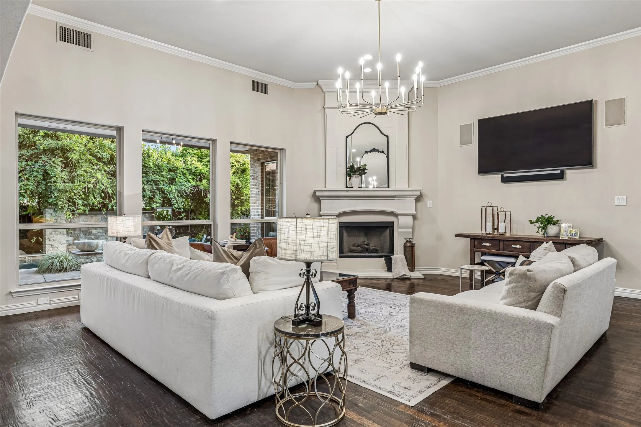 Single Family Residence For Sale in Denton County , 2206 Carrick Drive, Trophy Club, Texas 76262, 5 Bedrooms, 5 Bathrooms, 3 Garage spaces, 4,588 Sqft, built in 2010, Price $1,549,000, mls#21305178, Real Estate Agent in Trophy Club, Homes For Sale in Denton county, Homes For Sale in Trophy Club, Realtor in Trophy Club Texas, Real Estate Brokerage Independent Realty Texas, Luminita Cordes Realtor