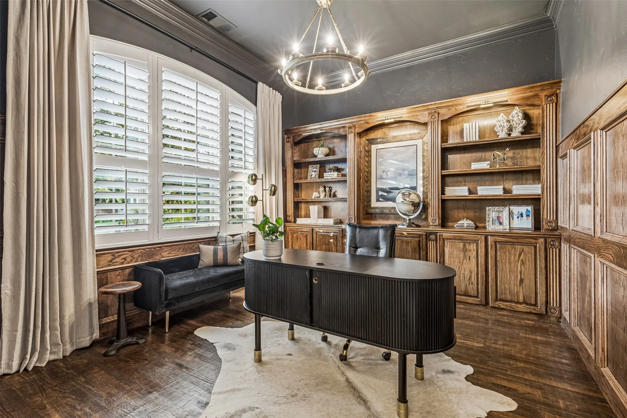 Single Family Residence For Sale in Denton County , 2206 Carrick Drive, Trophy Club, Texas 76262, 5 Bedrooms, 5 Bathrooms, 3 Garage spaces, 4,588 Sqft, built in 2010, Price $1,549,000, mls#21305178, Real Estate Agent in Trophy Club, Homes For Sale in Denton county, Homes For Sale in Trophy Club, Realtor in Trophy Club Texas, Real Estate Brokerage Independent Realty Texas, Luminita Cordes Realtor