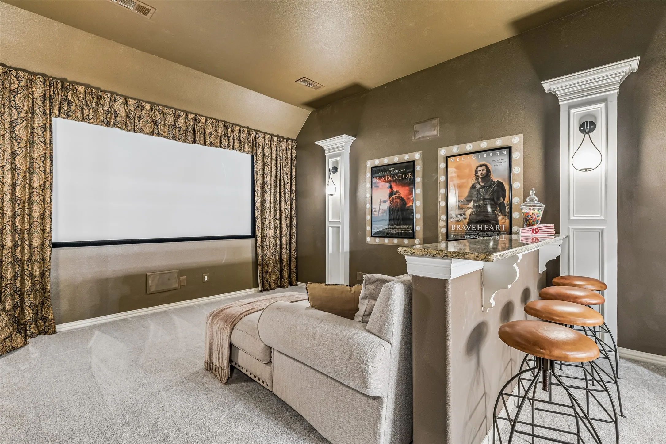 Single Family Residence For Sale in Denton County , 2206 Carrick Drive, Trophy Club, Texas 76262, 5 Bedrooms, 5 Bathrooms, 3 Garage spaces, 4,588 Sqft, built in 2010, Price $1,549,000, mls#21305178, Real Estate Agent in Trophy Club, Homes For Sale in Denton county, Homes For Sale in Trophy Club, Realtor in Trophy Club Texas, Real Estate Brokerage Independent Realty Texas, Luminita Cordes Realtor
