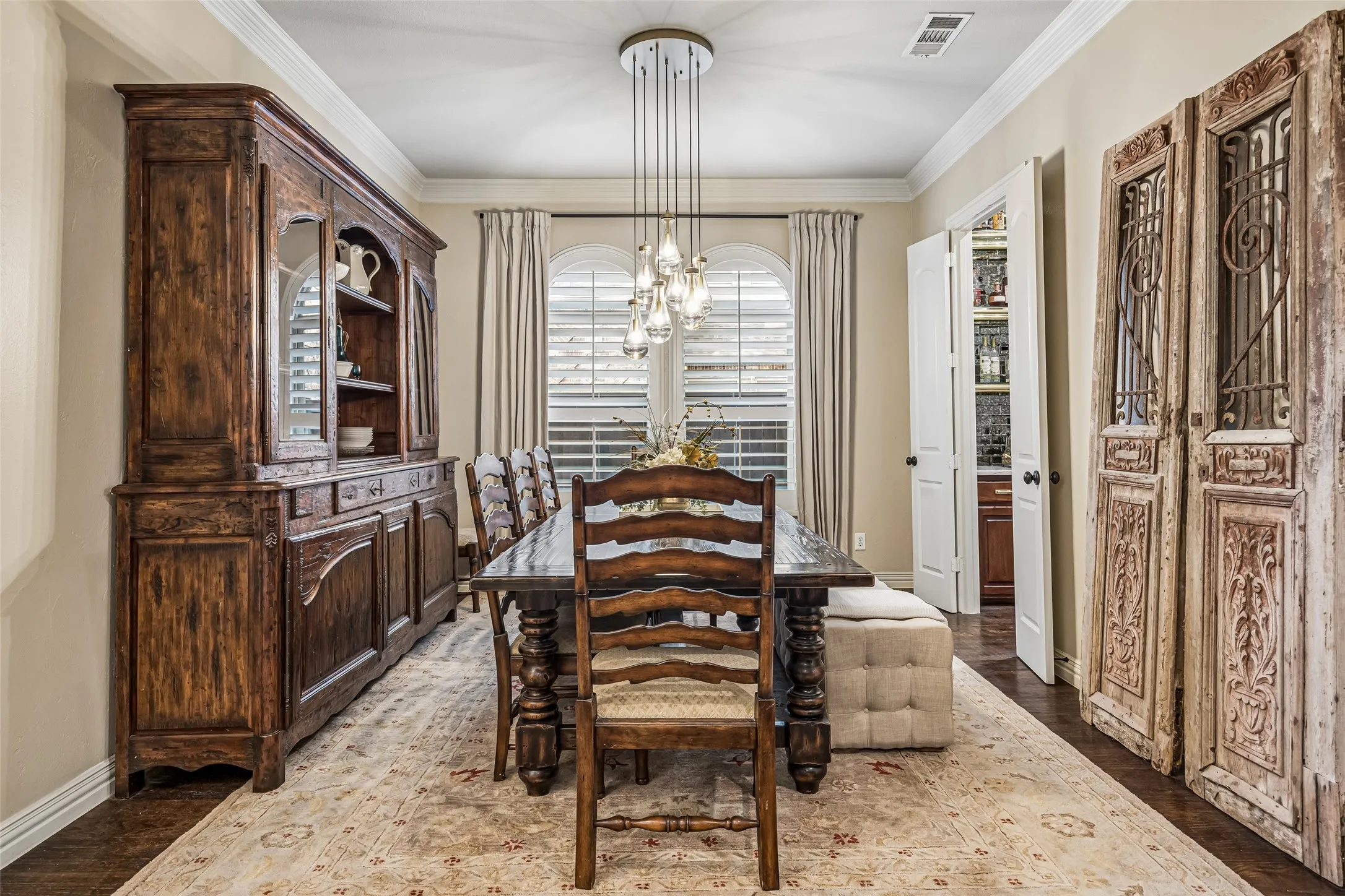 Single Family Residence For Sale in Denton County , 2206 Carrick Drive, Trophy Club, Texas 76262, 5 Bedrooms, 5 Bathrooms, 3 Garage spaces, 4,588 Sqft, built in 2010, Price $1,549,000, mls#21305178, Real Estate Agent in Trophy Club, Homes For Sale in Denton county, Homes For Sale in Trophy Club, Realtor in Trophy Club Texas, Real Estate Brokerage Independent Realty Texas, Luminita Cordes Realtor