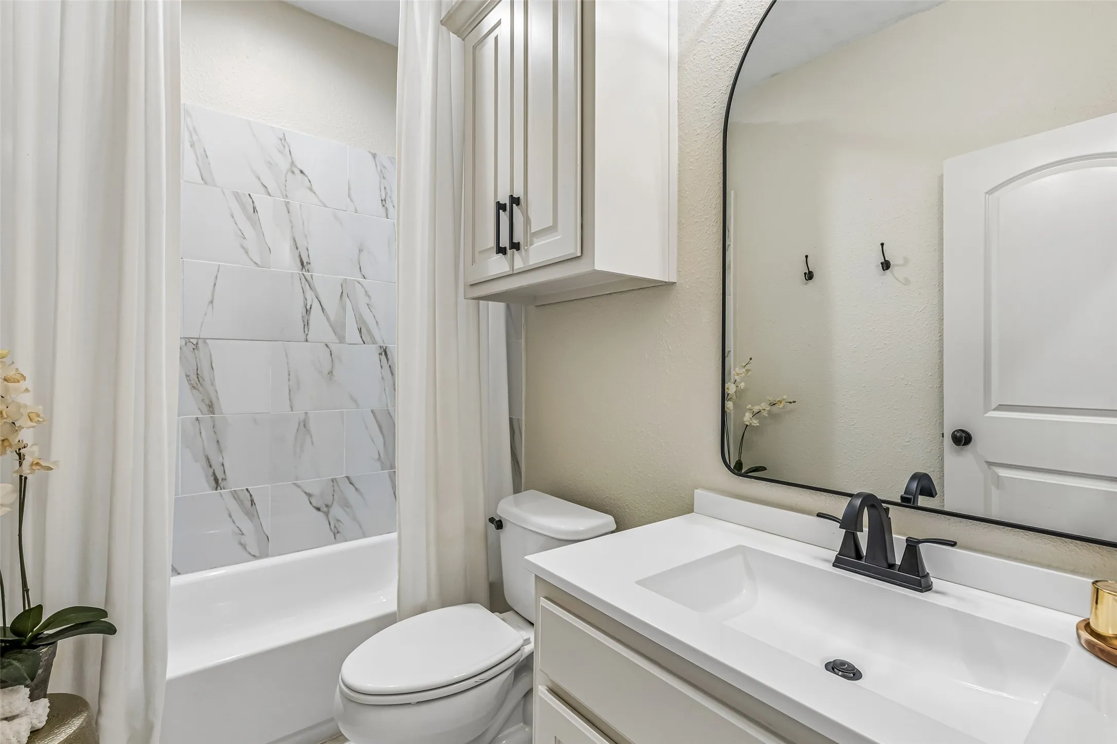 Single Family Residence For Sale in Denton County , 2206 Carrick Drive, Trophy Club, Texas 76262, 5 Bedrooms, 5 Bathrooms, 3 Garage spaces, 4,588 Sqft, built in 2010, Price $1,549,000, mls#21305178, Real Estate Agent in Trophy Club, Homes For Sale in Denton county, Homes For Sale in Trophy Club, Realtor in Trophy Club Texas, Real Estate Brokerage Independent Realty Texas, Luminita Cordes Realtor