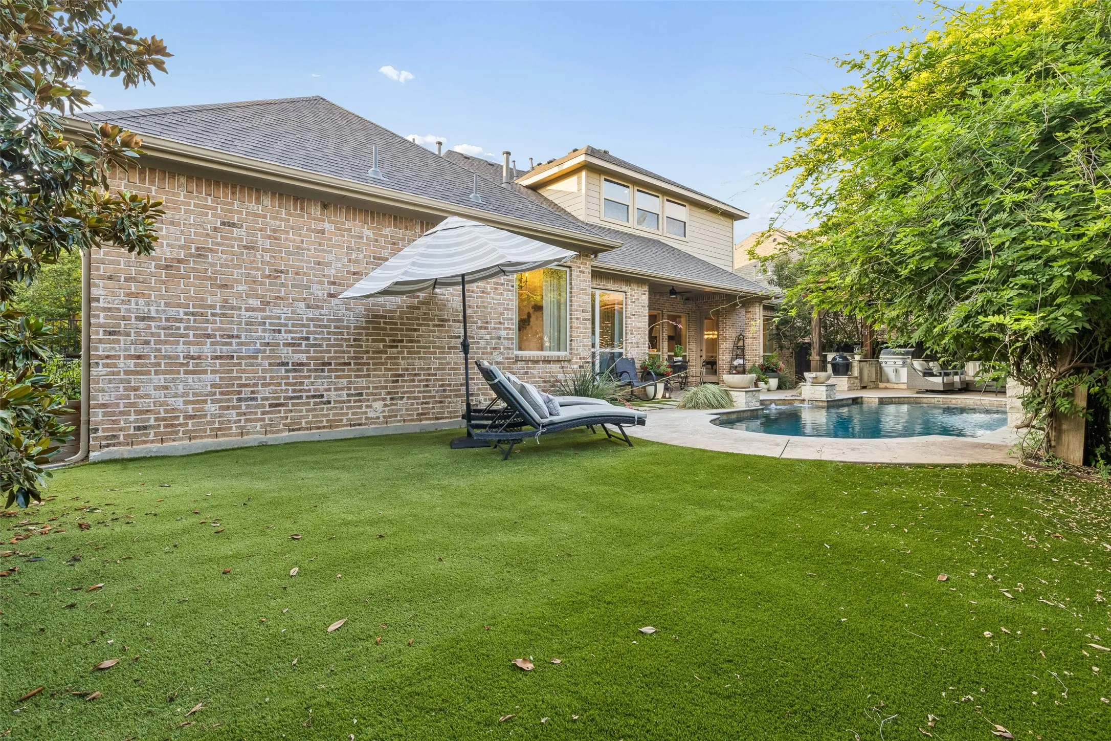 Single Family Residence For Sale in Denton County , 2206 Carrick Drive, Trophy Club, Texas 76262, 5 Bedrooms, 5 Bathrooms, 3 Garage spaces, 4,588 Sqft, built in 2010, Price $1,549,000, mls#21305178, Real Estate Agent in Trophy Club, Homes For Sale in Denton county, Homes For Sale in Trophy Club, Realtor in Trophy Club Texas, Real Estate Brokerage Independent Realty Texas, Luminita Cordes Realtor