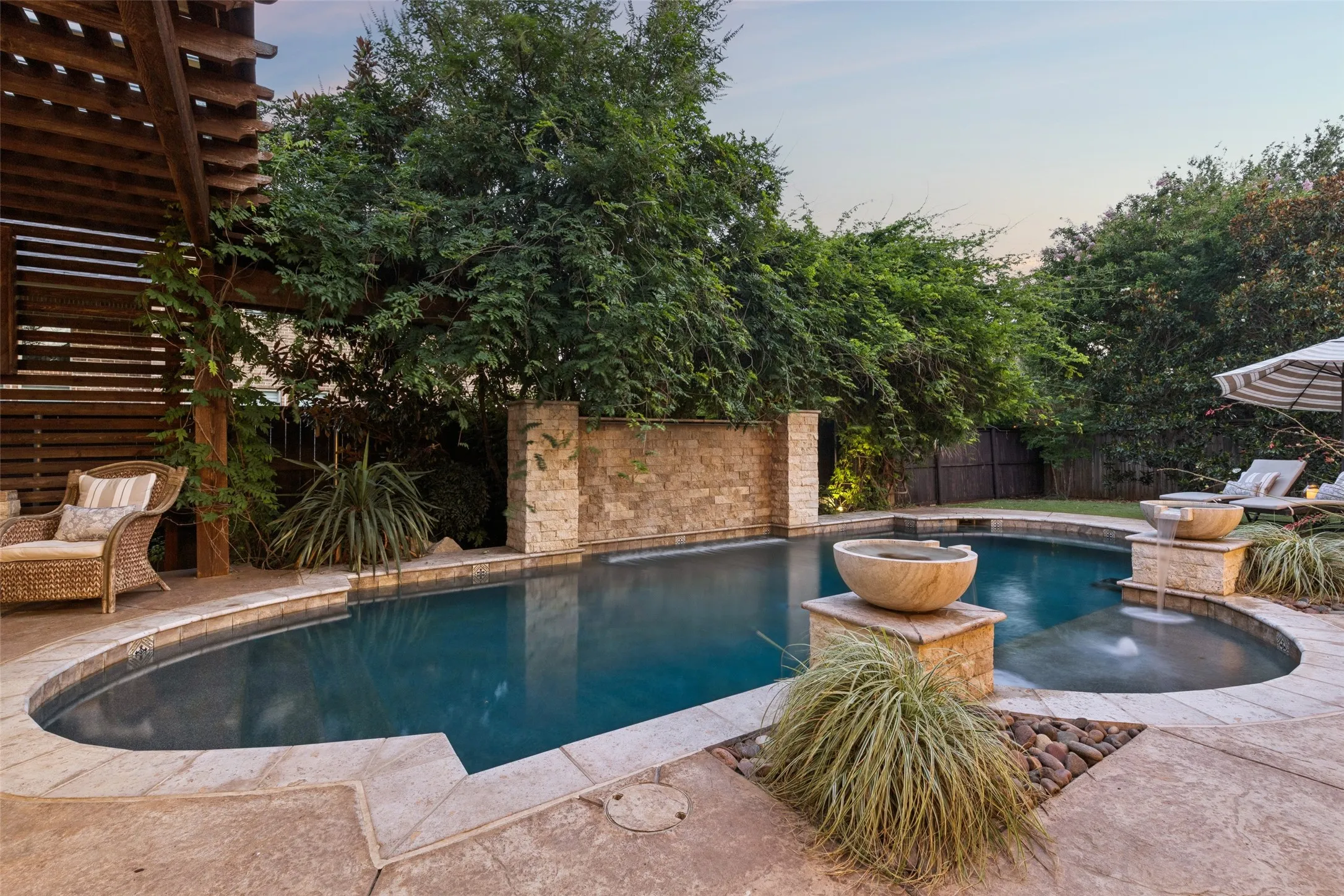 Single Family Residence For Sale in Denton County , 2206 Carrick Drive, Trophy Club, Texas 76262, 5 Bedrooms, 5 Bathrooms, 3 Garage spaces, 4,588 Sqft, built in 2010, Price $1,549,000, mls#21305178, Real Estate Agent in Trophy Club, Homes For Sale in Denton county, Homes For Sale in Trophy Club, Realtor in Trophy Club Texas, Real Estate Brokerage Independent Realty Texas, Luminita Cordes Realtor