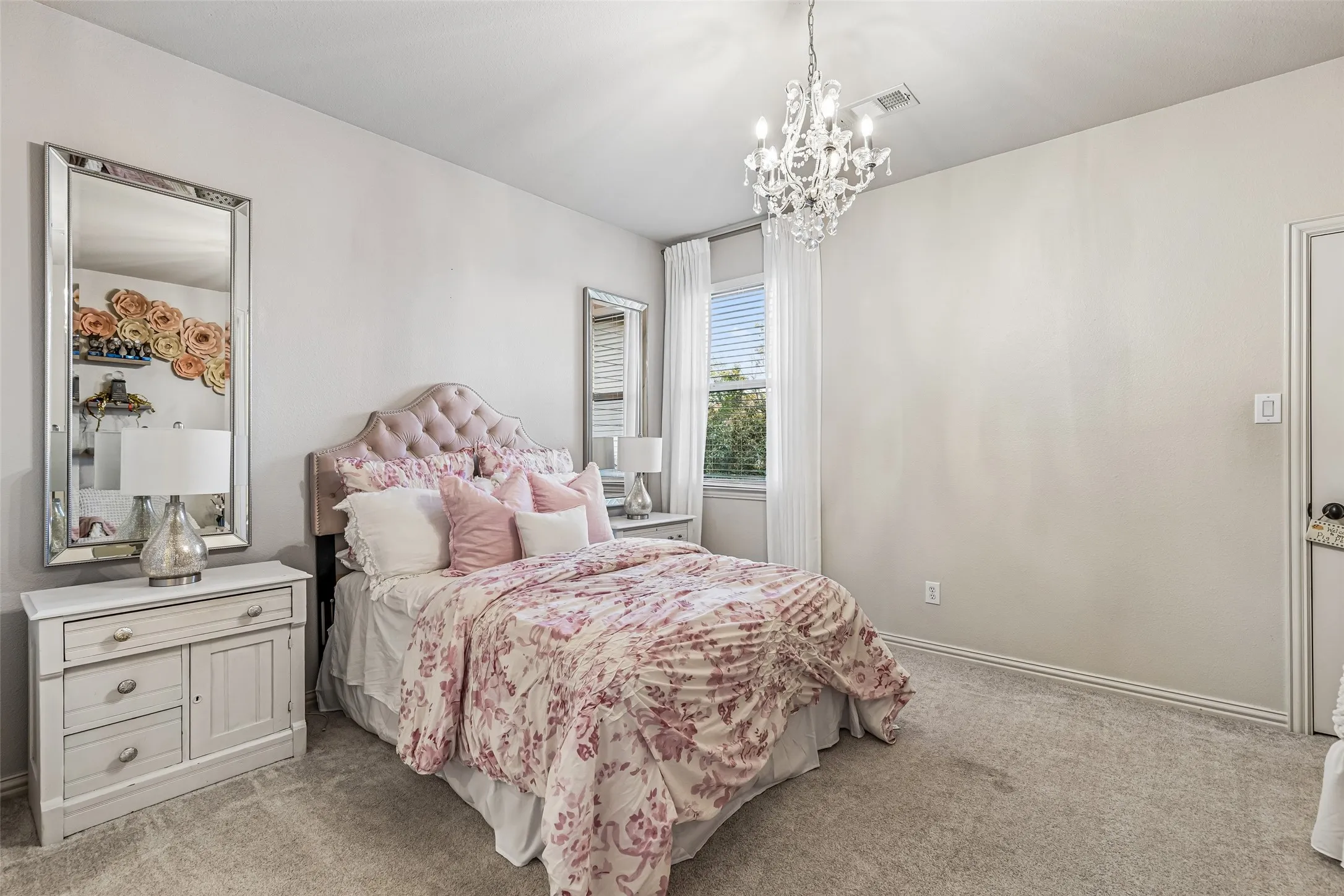 Single Family Residence For Sale in Denton County , 2206 Carrick Drive, Trophy Club, Texas 76262, 5 Bedrooms, 5 Bathrooms, 3 Garage spaces, 4,588 Sqft, built in 2010, Price $1,549,000, mls#21305178, Real Estate Agent in Trophy Club, Homes For Sale in Denton county, Homes For Sale in Trophy Club, Realtor in Trophy Club Texas, Real Estate Brokerage Independent Realty Texas, Luminita Cordes Realtor