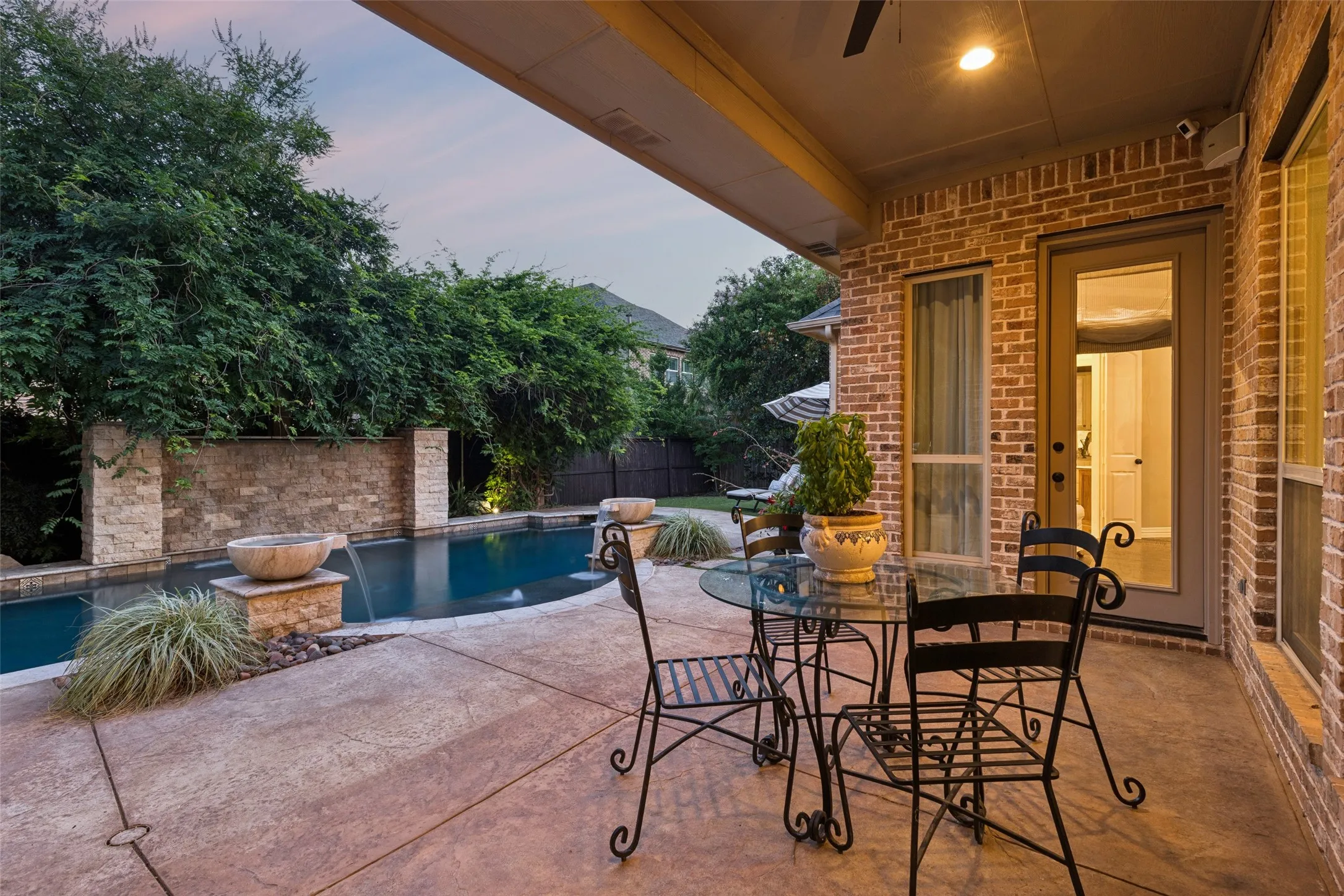 Single Family Residence For Sale in Denton County , 2206 Carrick Drive, Trophy Club, Texas 76262, 5 Bedrooms, 5 Bathrooms, 3 Garage spaces, 4,588 Sqft, built in 2010, Price $1,549,000, mls#21305178, Real Estate Agent in Trophy Club, Homes For Sale in Denton county, Homes For Sale in Trophy Club, Realtor in Trophy Club Texas, Real Estate Brokerage Independent Realty Texas, Luminita Cordes Realtor