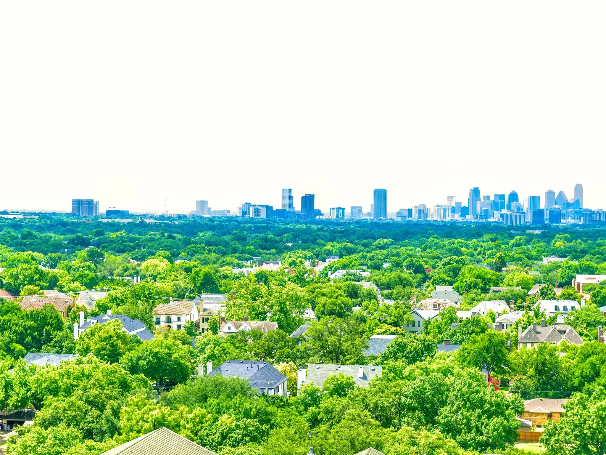 Condominium For Sale in Dallas County , 6211 W Northwest Highway 1501, Dallas, Texas 75225, 3 Bedroom, 2 Bathroom, 2 Garage spaces, 1,673 Sqft, built in 1966, mls#21307974, Real Estate Agent in Dallas, Homes For Sale in Dallas county, Homes For Sale in Dallas, Realtor in Dallas Texas, Real Estate Brokerage Independent Realty Texas, Luminita Cordes Realtor