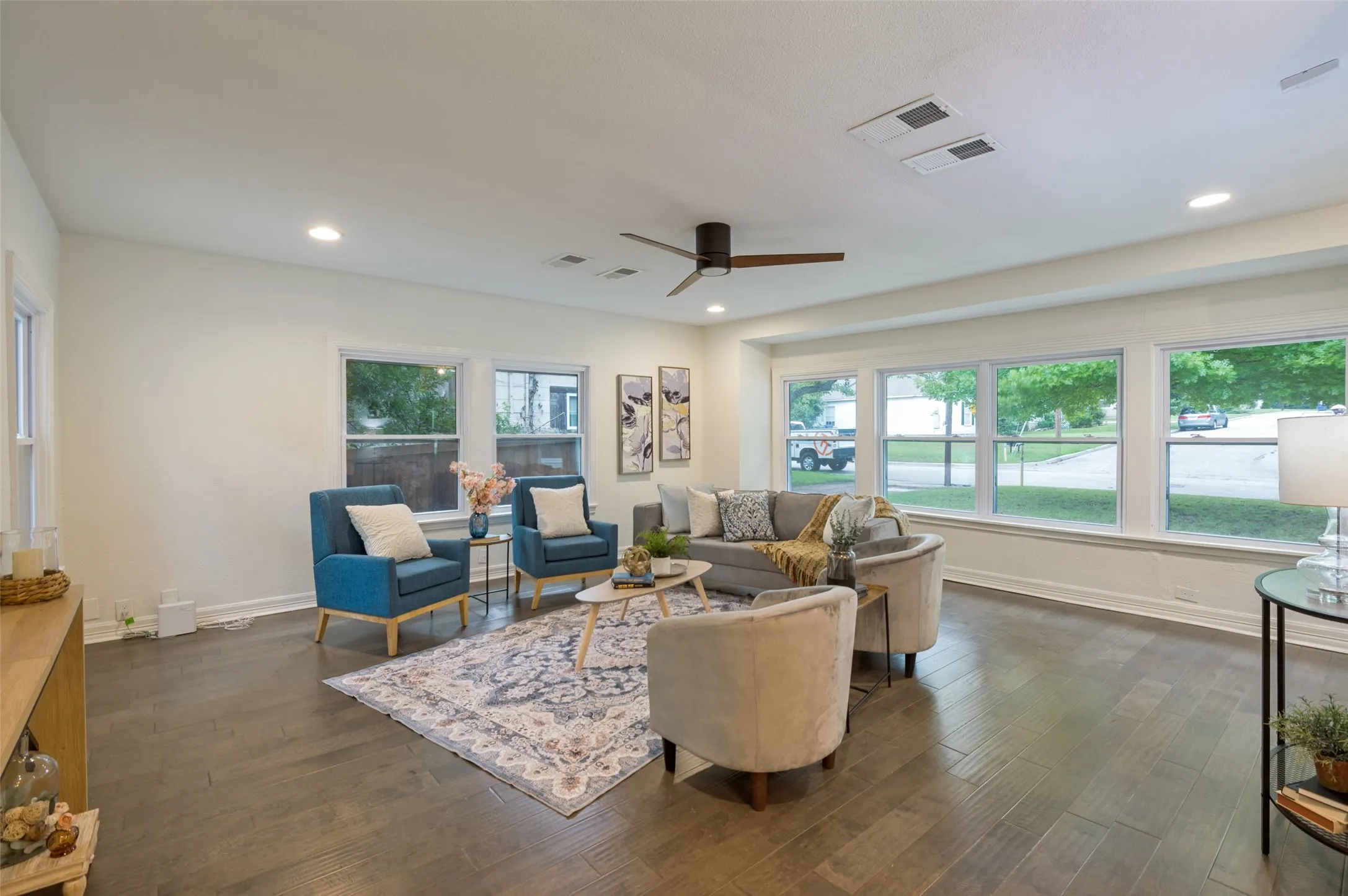 THE PERFECT PLACE TO ENTERTAIN FRIENDS