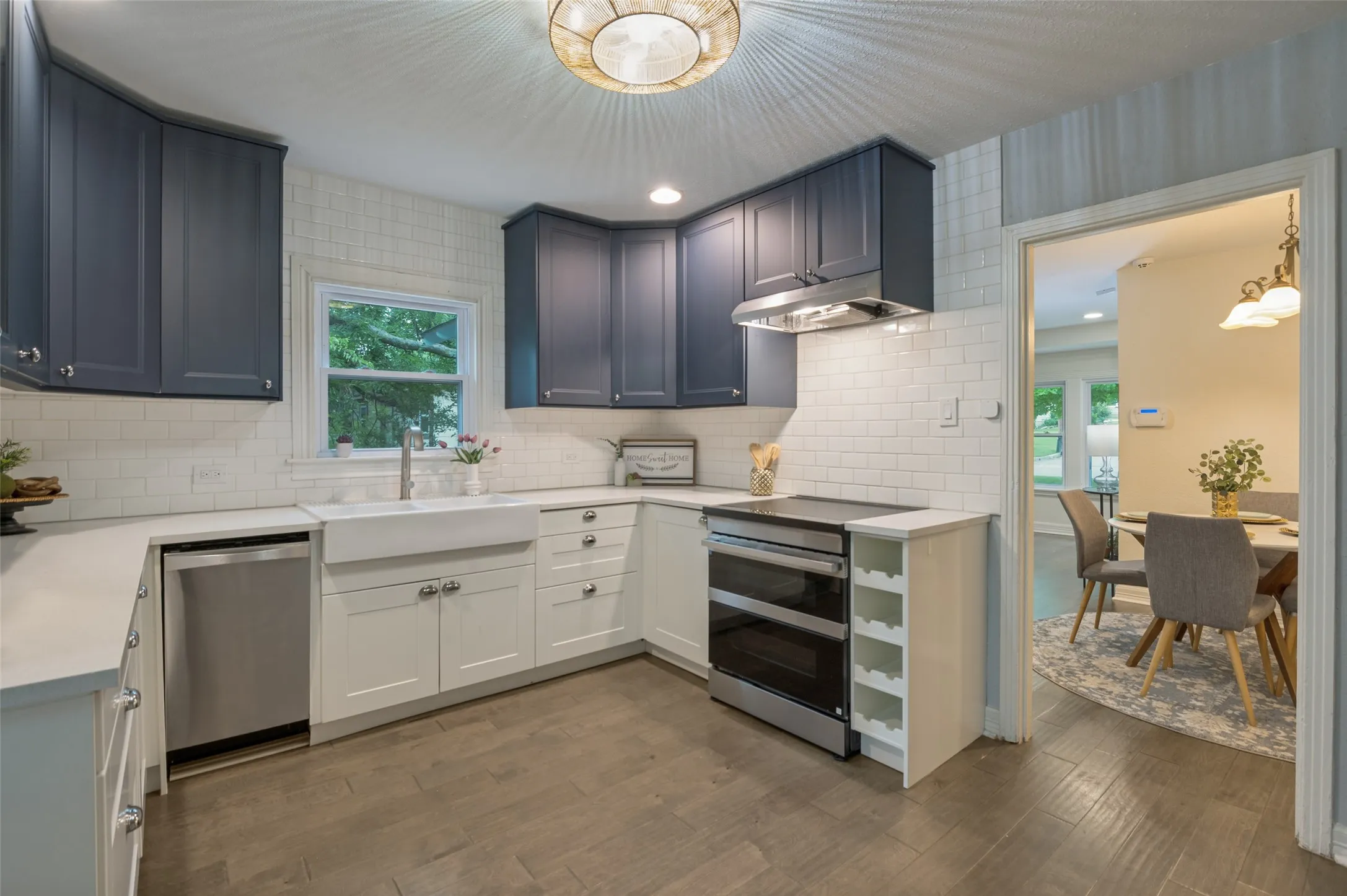 FOR THE CHEF IN YOU, THIS KITCHEN IS A LOVELY SPACE TO HOST, COOK, AND ENTERTAIN