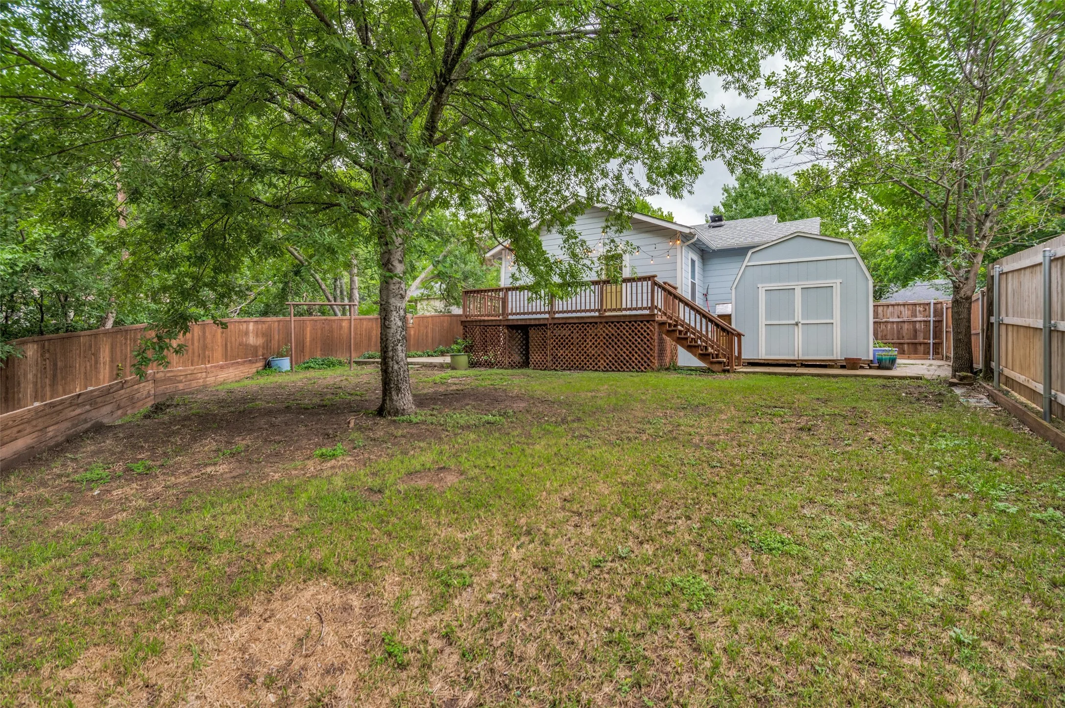 LARGE BACK YARD