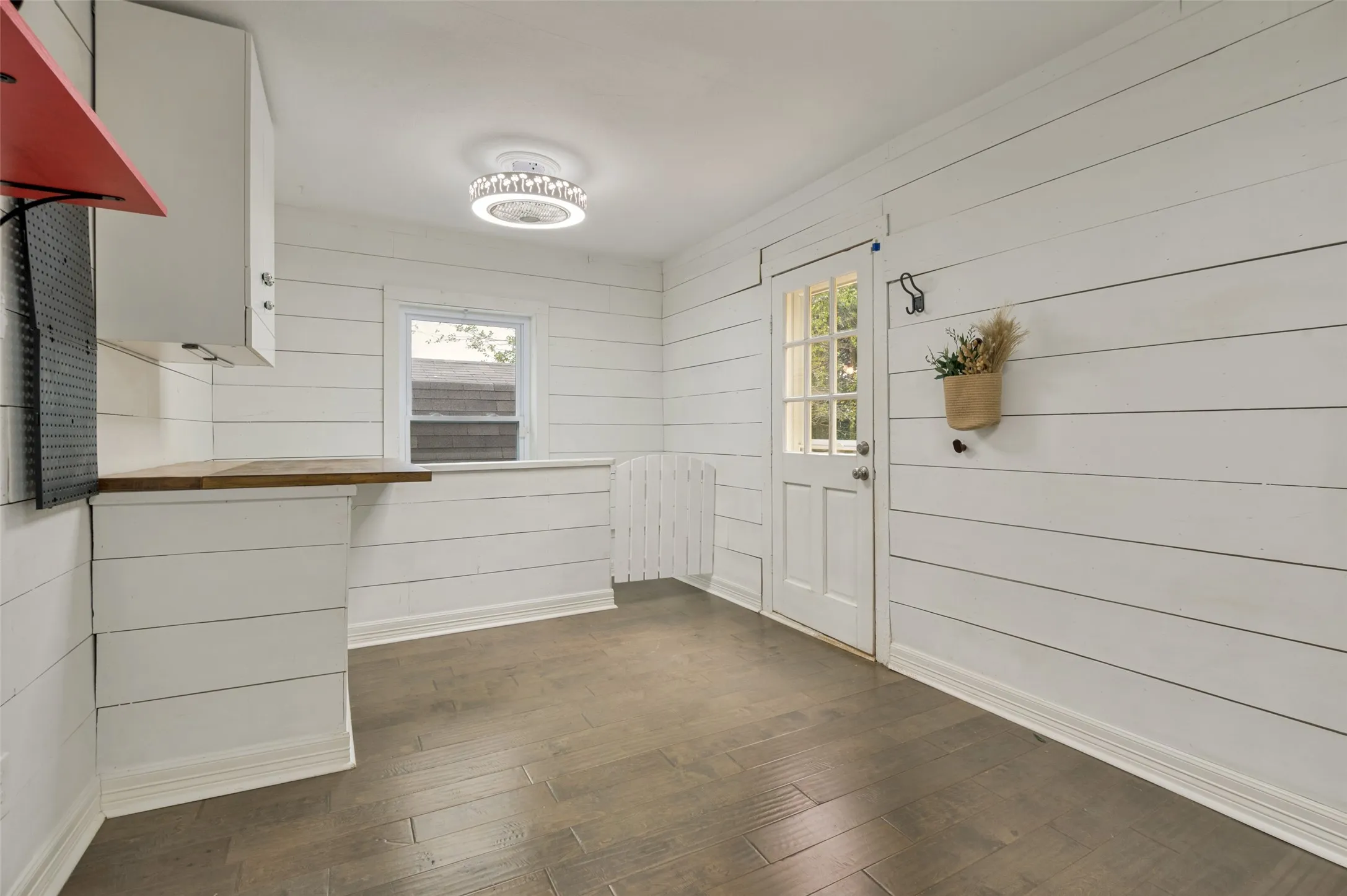 LANDRY ROOM PROVIDES MUCH STORAGE SPACE, PROVIDING MANY OPTIONS