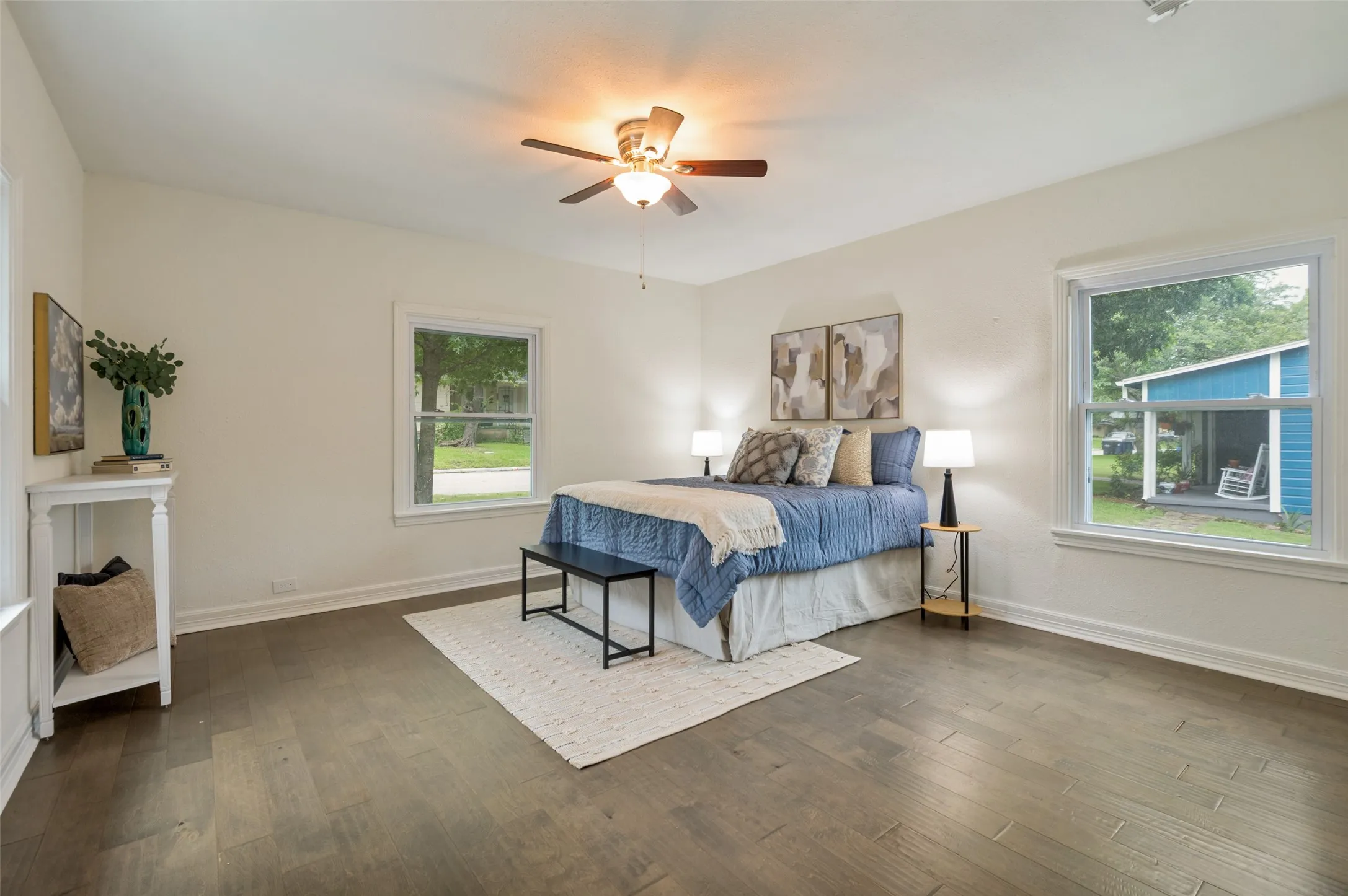 ALL THE WINDOWS IN THE COTTAGE ARE PERFECT FOR MORNING LIGHT. THIS COTTAGE IS EAST FACING