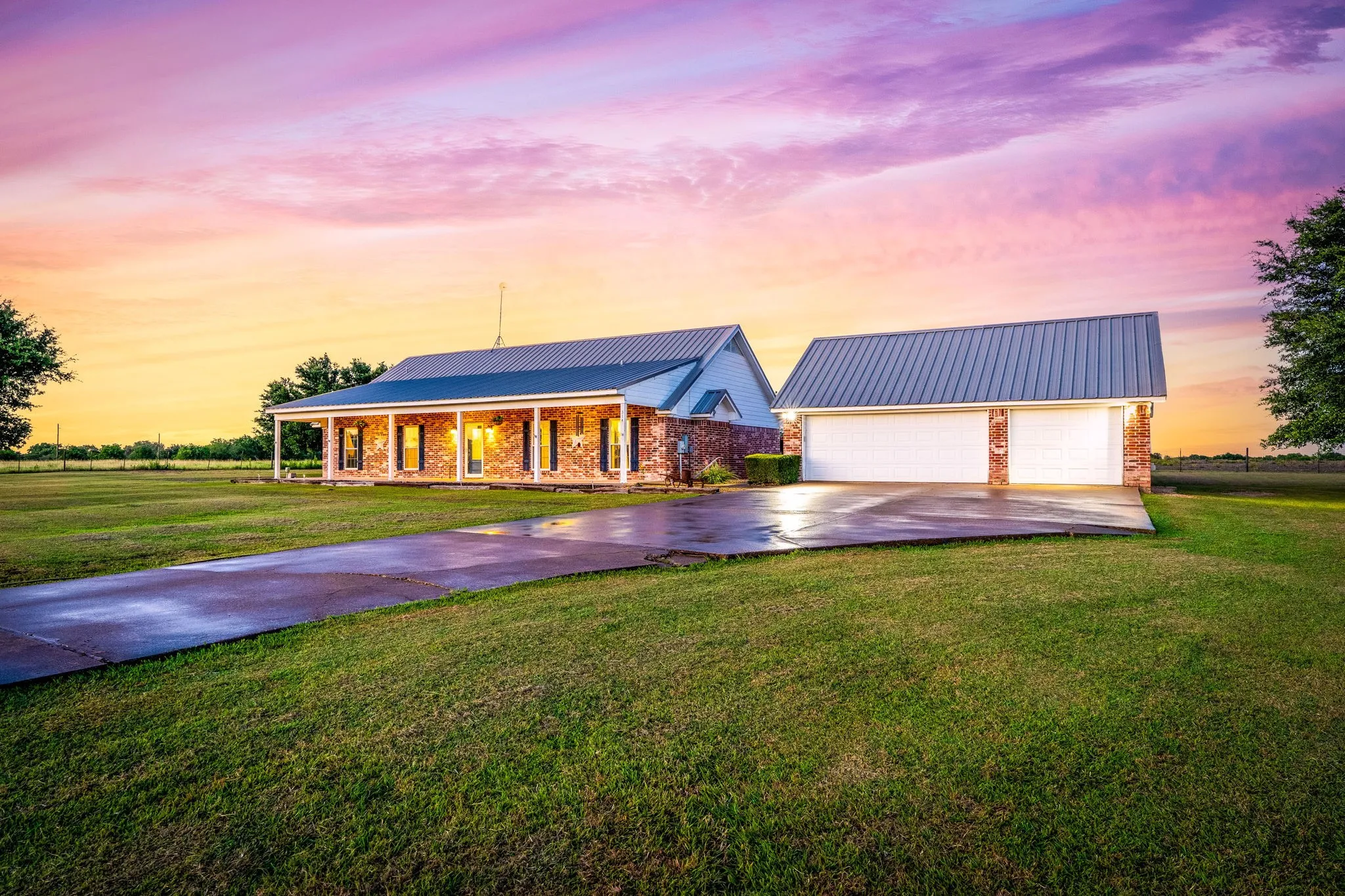 Single Family Residence For Sale in Mc Lennan County , 314 Jackson Heights, Lorena, Texas 76655, 4 Bedroom, 2 Bathroom, 3 Garage spaces, 1,952 Sqft, built in 2002, mls#21290327, Real Estate Agent in Lorena, Homes For Sale in Mc Lennan county, Homes For Sale in Lorena, Realtor in Lorena Texas, Real Estate Brokerage Independent Realty Texas, Luminita Cordes Realtor