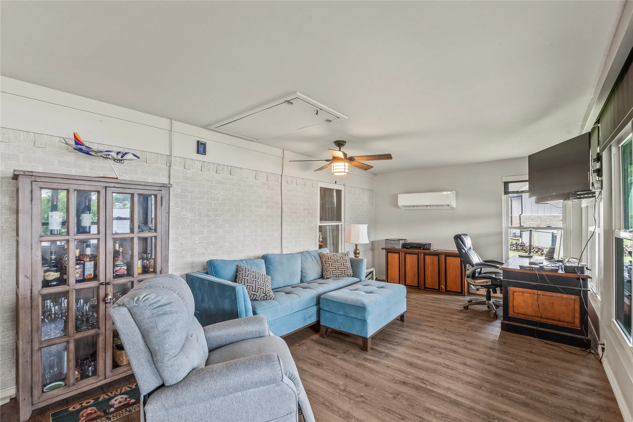 Single Family Residence For Sale in Henderson County , 14808 Shady Trail Circle, Eustace, Texas 75124, 2 Bedroom, 3 Bathroom, 1 Garage spaces, 2,004 Sqft, built in 1970, mls#21307141, Real Estate Agent in Eustace, Homes For Sale in Henderson county, Homes For Sale in Eustace, Realtor in Eustace Texas, Real Estate Brokerage Independent Realty Texas, Luminita Cordes Realtor