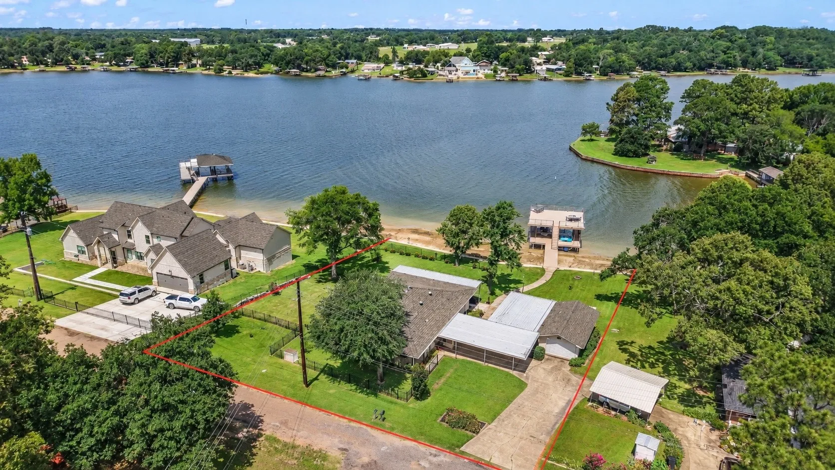 Single Family Residence For Sale in Henderson County , 14808 Shady Trail Circle, Eustace, Texas 75124, 2 Bedroom, 3 Bathroom, 1 Garage spaces, 2,004 Sqft, built in 1970, mls#21307141, Real Estate Agent in Eustace, Homes For Sale in Henderson county, Homes For Sale in Eustace, Realtor in Eustace Texas, Real Estate Brokerage Independent Realty Texas, Luminita Cordes Realtor
