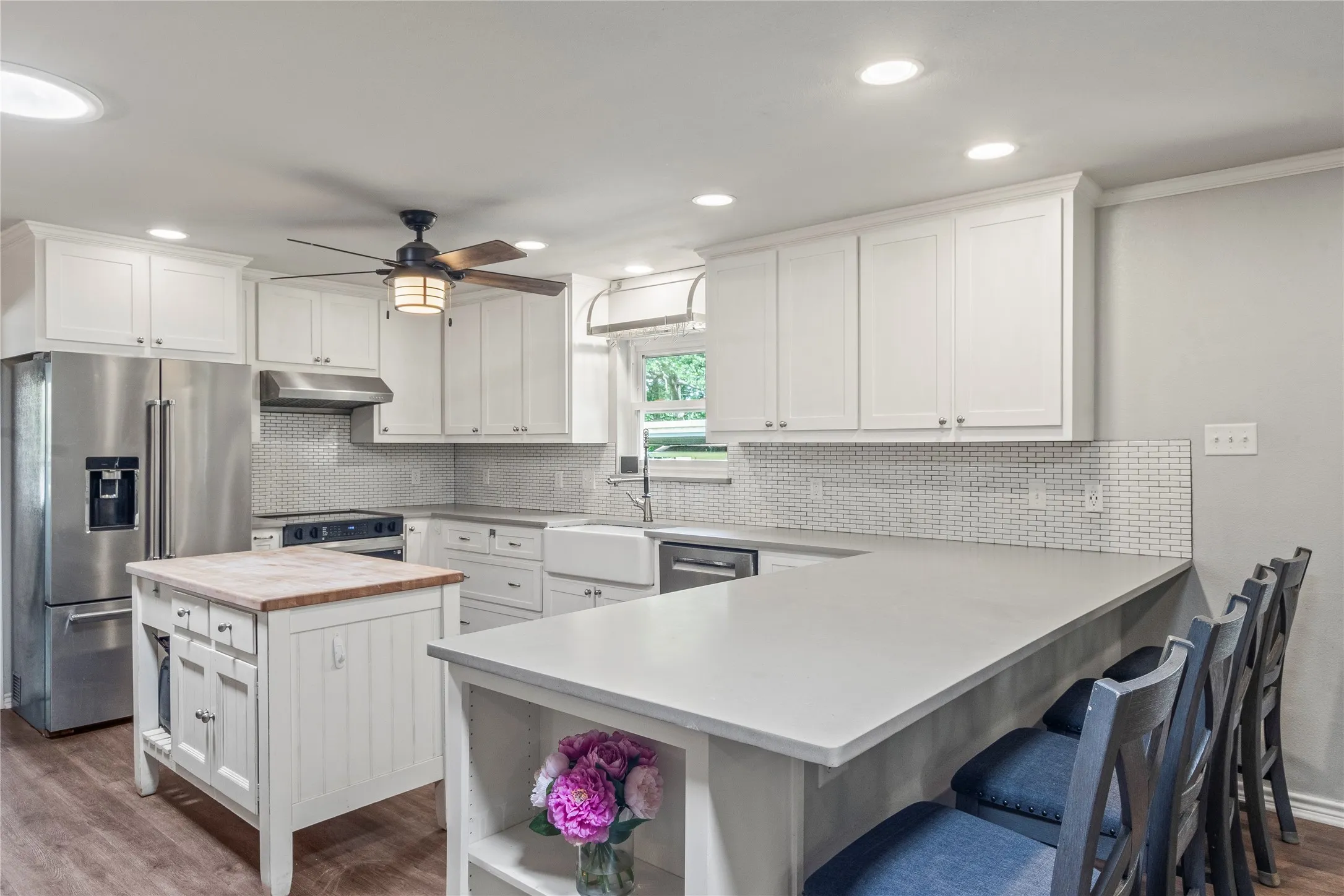 Single Family Residence For Sale in Henderson County , 14808 Shady Trail Circle, Eustace, Texas 75124, 2 Bedroom, 3 Bathroom, 1 Garage spaces, 2,004 Sqft, built in 1970, mls#21307141, Real Estate Agent in Eustace, Homes For Sale in Henderson county, Homes For Sale in Eustace, Realtor in Eustace Texas, Real Estate Brokerage Independent Realty Texas, Luminita Cordes Realtor