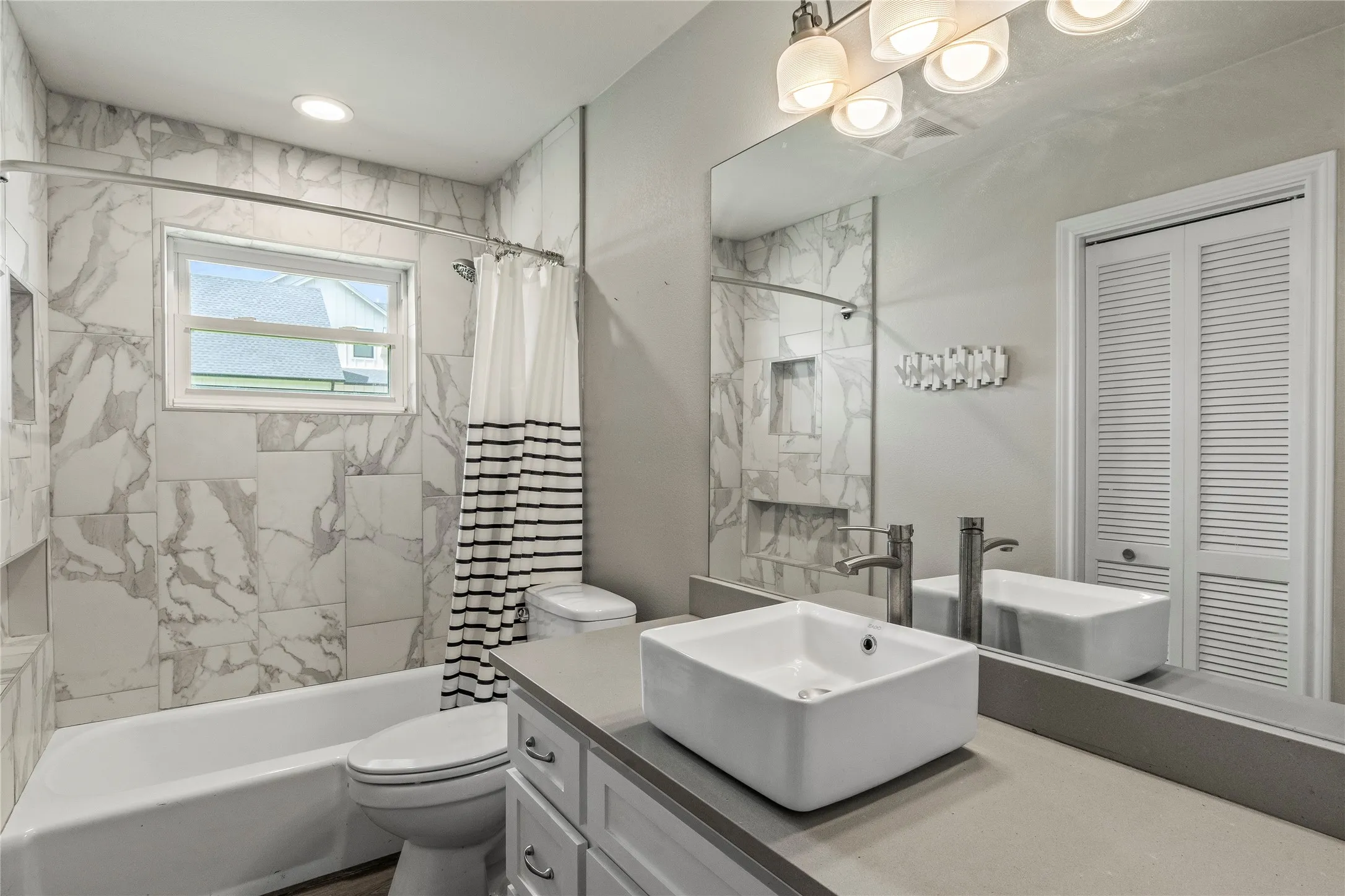 Single Family Residence For Sale in Henderson County , 14808 Shady Trail Circle, Eustace, Texas 75124, 2 Bedroom, 3 Bathroom, 1 Garage spaces, 2,004 Sqft, built in 1970, mls#21307141, Real Estate Agent in Eustace, Homes For Sale in Henderson county, Homes For Sale in Eustace, Realtor in Eustace Texas, Real Estate Brokerage Independent Realty Texas, Luminita Cordes Realtor