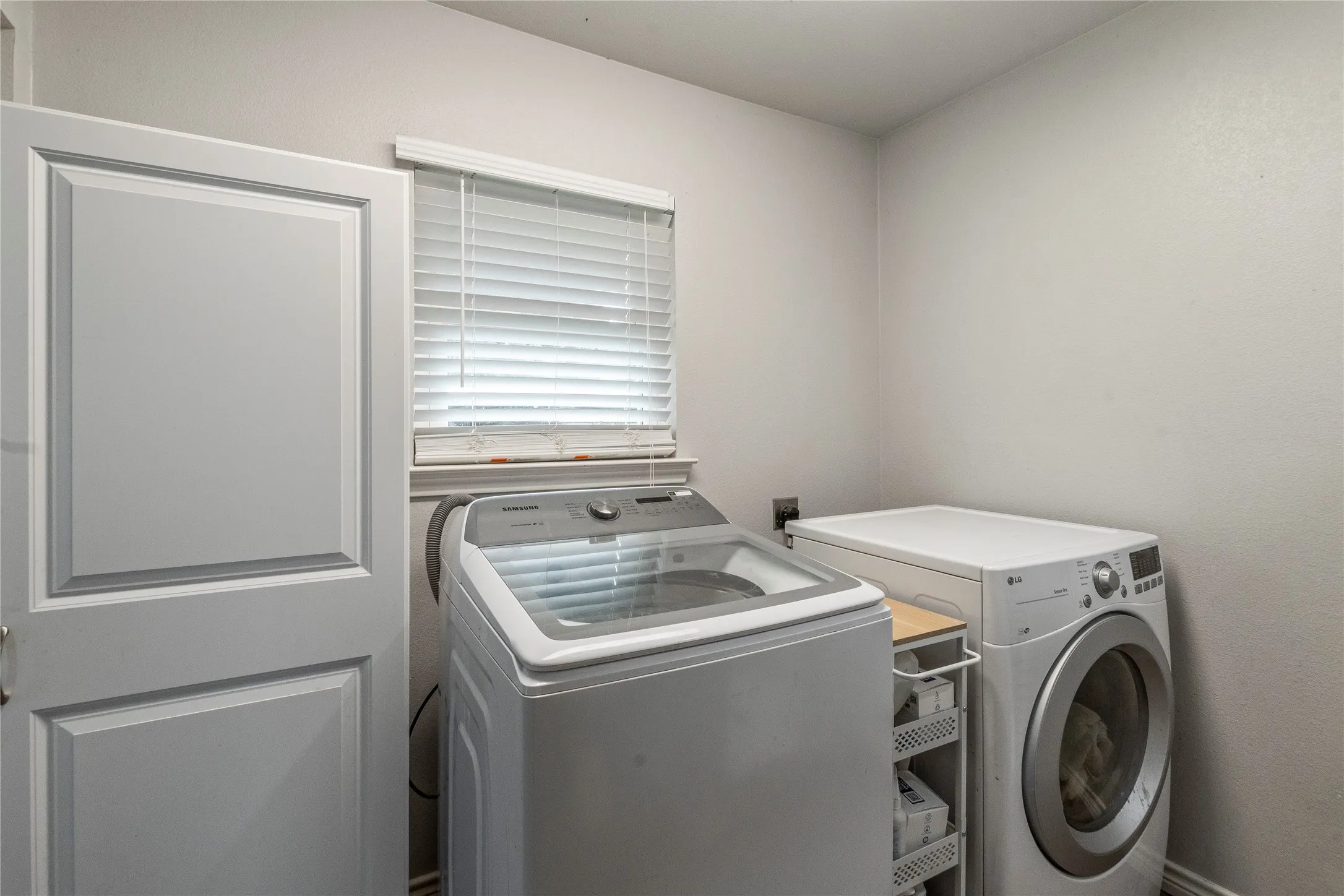 Single Family Residence For Sale in Henderson County , 14808 Shady Trail Circle, Eustace, Texas 75124, 2 Bedroom, 3 Bathroom, 1 Garage spaces, 2,004 Sqft, built in 1970, mls#21307141, Real Estate Agent in Eustace, Homes For Sale in Henderson county, Homes For Sale in Eustace, Realtor in Eustace Texas, Real Estate Brokerage Independent Realty Texas, Luminita Cordes Realtor
