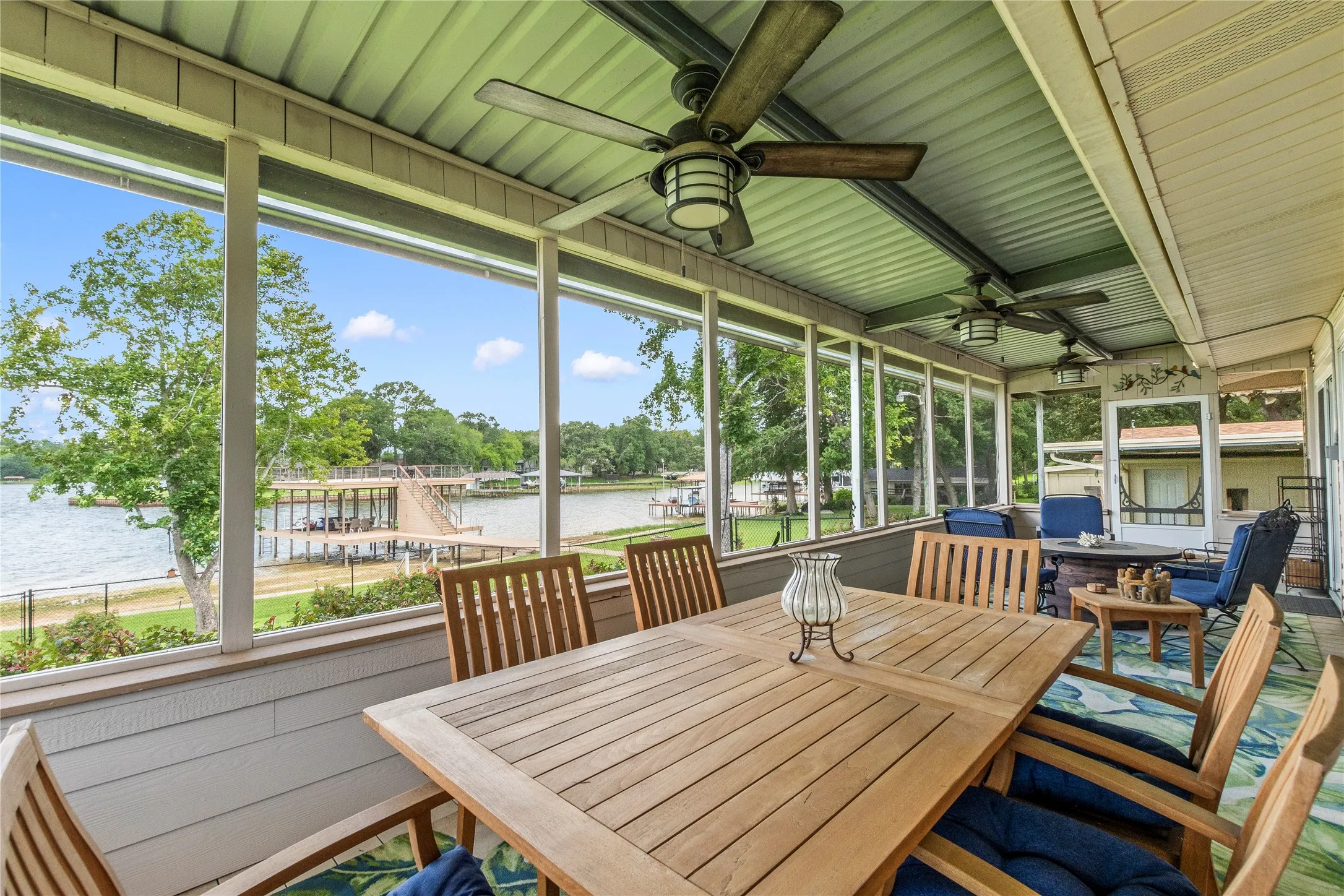 Single Family Residence For Sale in Henderson County , 14808 Shady Trail Circle, Eustace, Texas 75124, 2 Bedroom, 3 Bathroom, 1 Garage spaces, 2,004 Sqft, built in 1970, mls#21307141, Real Estate Agent in Eustace, Homes For Sale in Henderson county, Homes For Sale in Eustace, Realtor in Eustace Texas, Real Estate Brokerage Independent Realty Texas, Luminita Cordes Realtor
