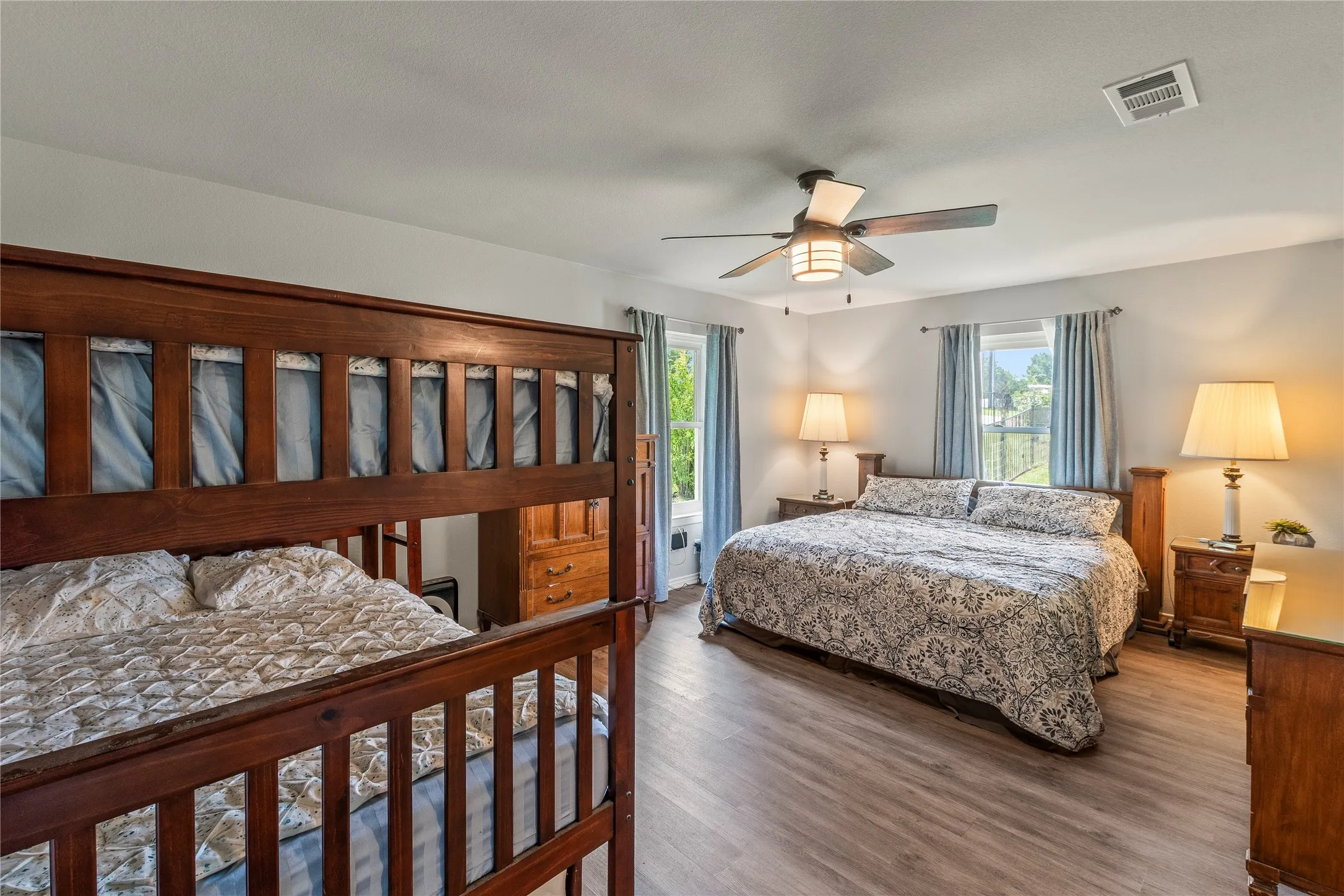 Single Family Residence For Sale in Henderson County , 14808 Shady Trail Circle, Eustace, Texas 75124, 2 Bedroom, 3 Bathroom, 1 Garage spaces, 2,004 Sqft, built in 1970, mls#21307141, Real Estate Agent in Eustace, Homes For Sale in Henderson county, Homes For Sale in Eustace, Realtor in Eustace Texas, Real Estate Brokerage Independent Realty Texas, Luminita Cordes Realtor