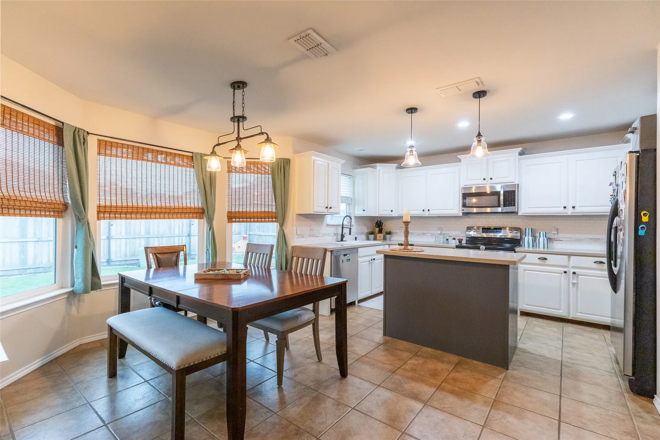 Single Family Residence For Sale in Taylor County , 3133 Sterling Street, Abilene, Texas 79606, 3 Bedroom, 2 Bathroom, 2 Garage spaces, 1,604 Sqft, built in 2008, mls#21307533, Real Estate Agent in Abilene, Homes For Sale in Taylor county, Homes For Sale in Abilene, Realtor in Abilene Texas, Real Estate Brokerage Independent Realty Texas, Luminita Cordes Realtor