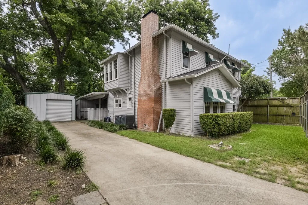 Single Family Residence For Sale in Ellis County , 708 W Marvin Avenue, Waxahachie, Texas 75165, 3 Bedroom, 3 Bathroom, 1 Garage spaces, 2,844 Sqft, built in 1913, mls#21308097, Real Estate Agent in Waxahachie, Homes For Sale in Ellis county, Homes For Sale in Waxahachie, Realtor in Waxahachie Texas, Real Estate Brokerage Independent Realty Texas, Luminita Cordes Realtor