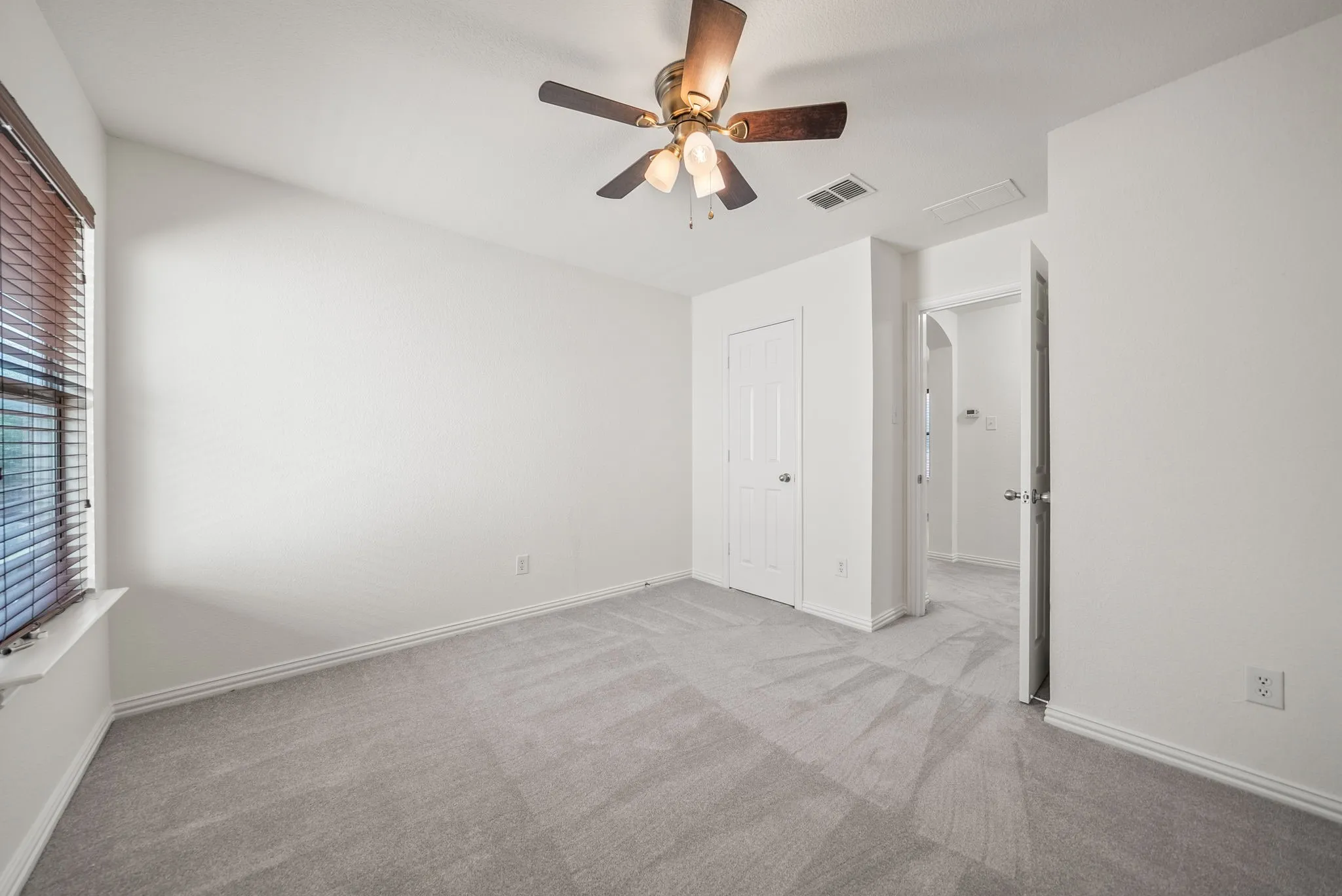Single Family Residence For Sale in Denton County , 325 Kirby Drive, Argyle, Texas 76226, 4 Bedroom, 3 Bathroom, 2 Garage spaces, 2,475 Sqft, built in 2006, mls#21308088, Real Estate Agent in Argyle, Homes For Sale in Denton county, Homes For Sale in Argyle, Realtor in Argyle Texas, Real Estate Brokerage Independent Realty Texas, Luminita Cordes Realtor