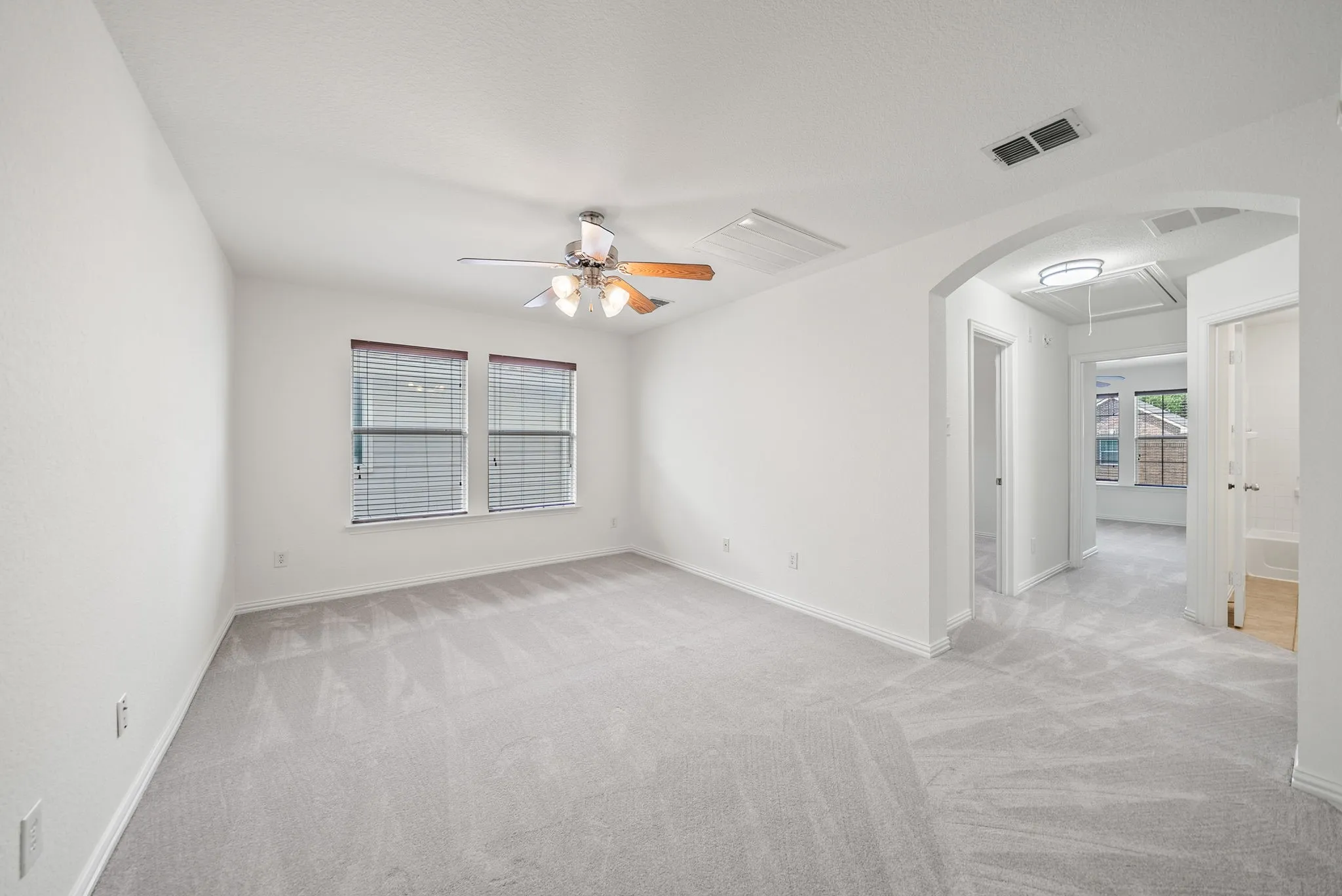 Single Family Residence For Sale in Denton County , 325 Kirby Drive, Argyle, Texas 76226, 4 Bedroom, 3 Bathroom, 2 Garage spaces, 2,475 Sqft, built in 2006, mls#21308088, Real Estate Agent in Argyle, Homes For Sale in Denton county, Homes For Sale in Argyle, Realtor in Argyle Texas, Real Estate Brokerage Independent Realty Texas, Luminita Cordes Realtor