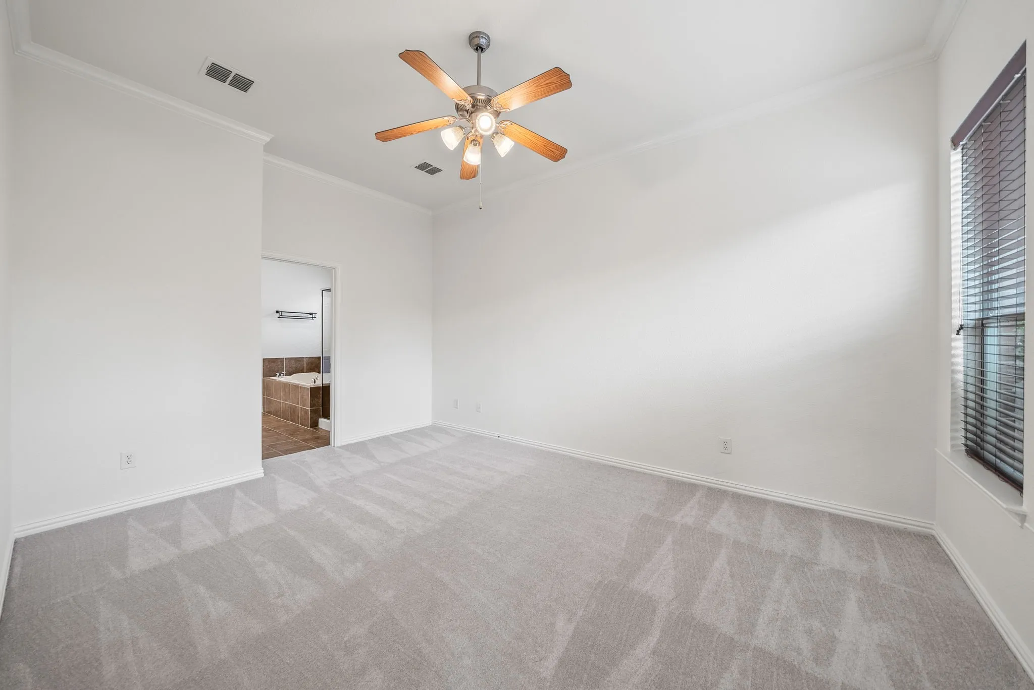 Single Family Residence For Sale in Denton County , 325 Kirby Drive, Argyle, Texas 76226, 4 Bedroom, 3 Bathroom, 2 Garage spaces, 2,475 Sqft, built in 2006, mls#21308088, Real Estate Agent in Argyle, Homes For Sale in Denton county, Homes For Sale in Argyle, Realtor in Argyle Texas, Real Estate Brokerage Independent Realty Texas, Luminita Cordes Realtor